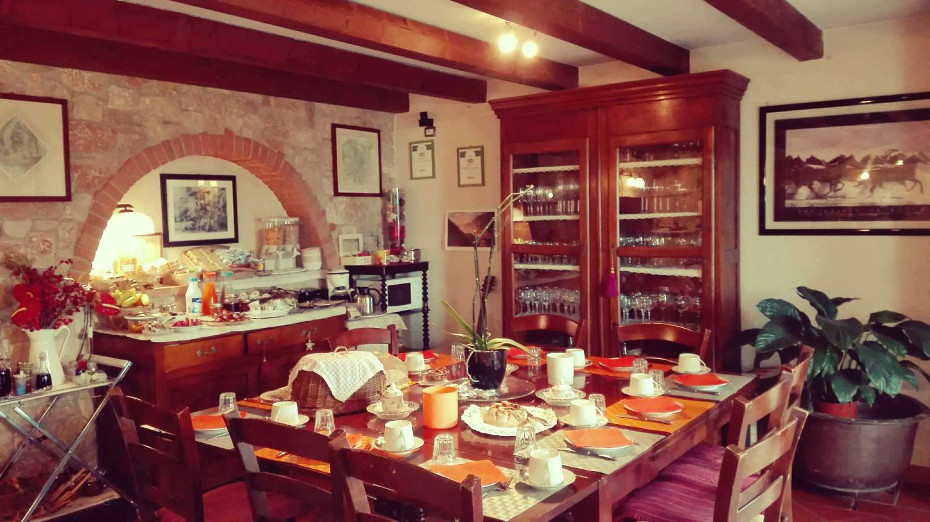 Continental breakfast in B&B Le Corone