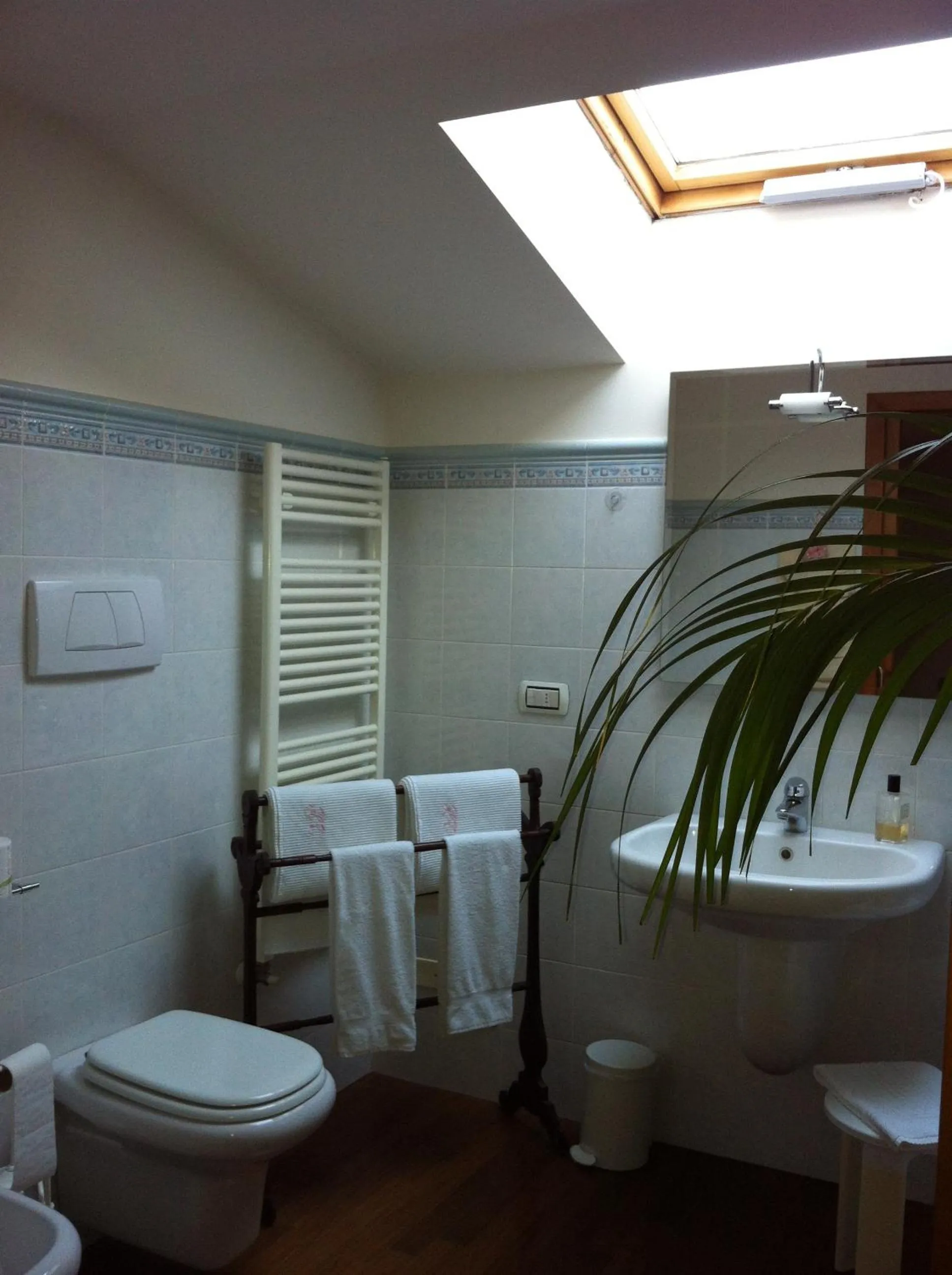 Toilet in B&B Le Corone