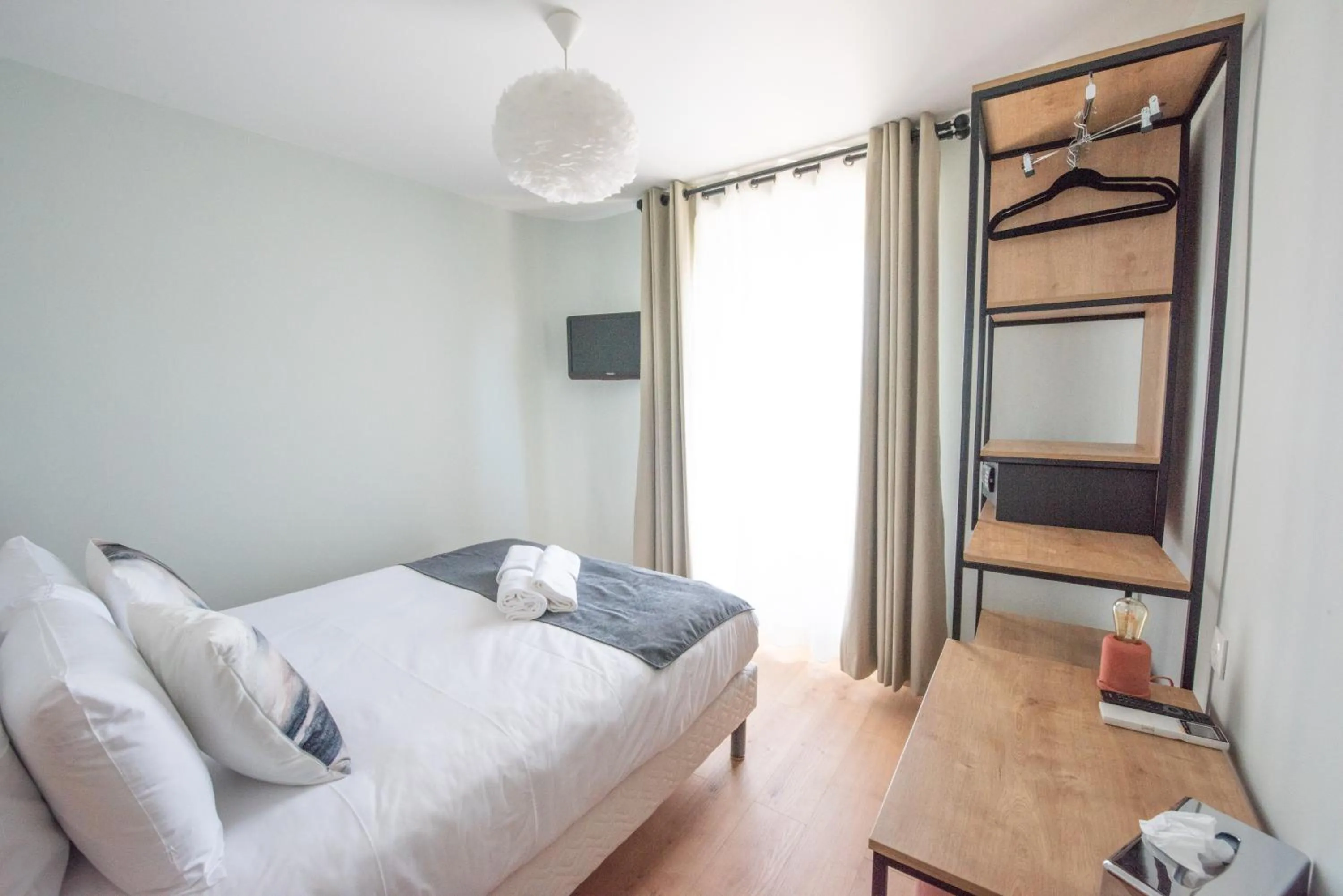 Bed in Hotel Restaurant La Villa Arena