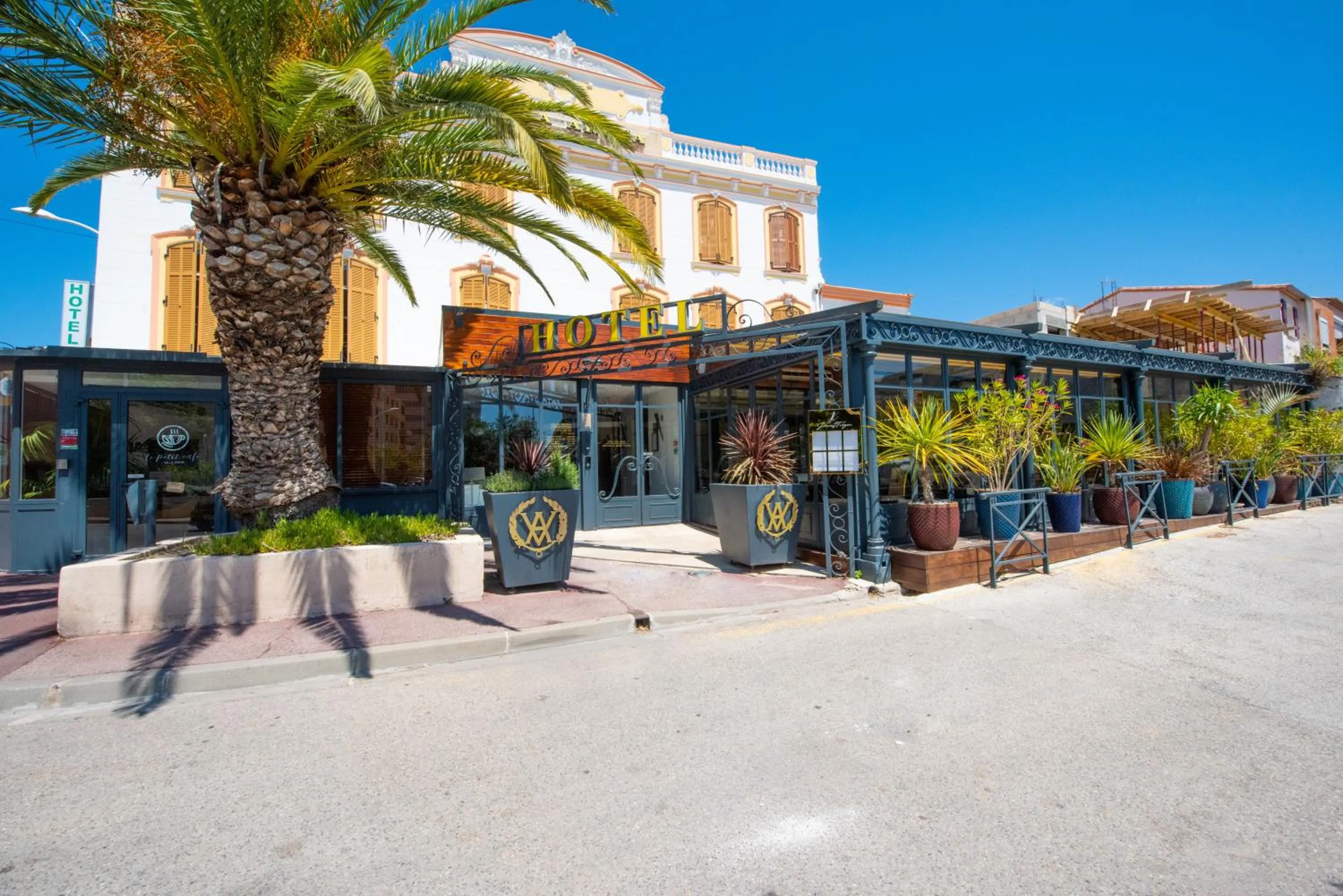 Property building in Hotel Restaurant La Villa Arena