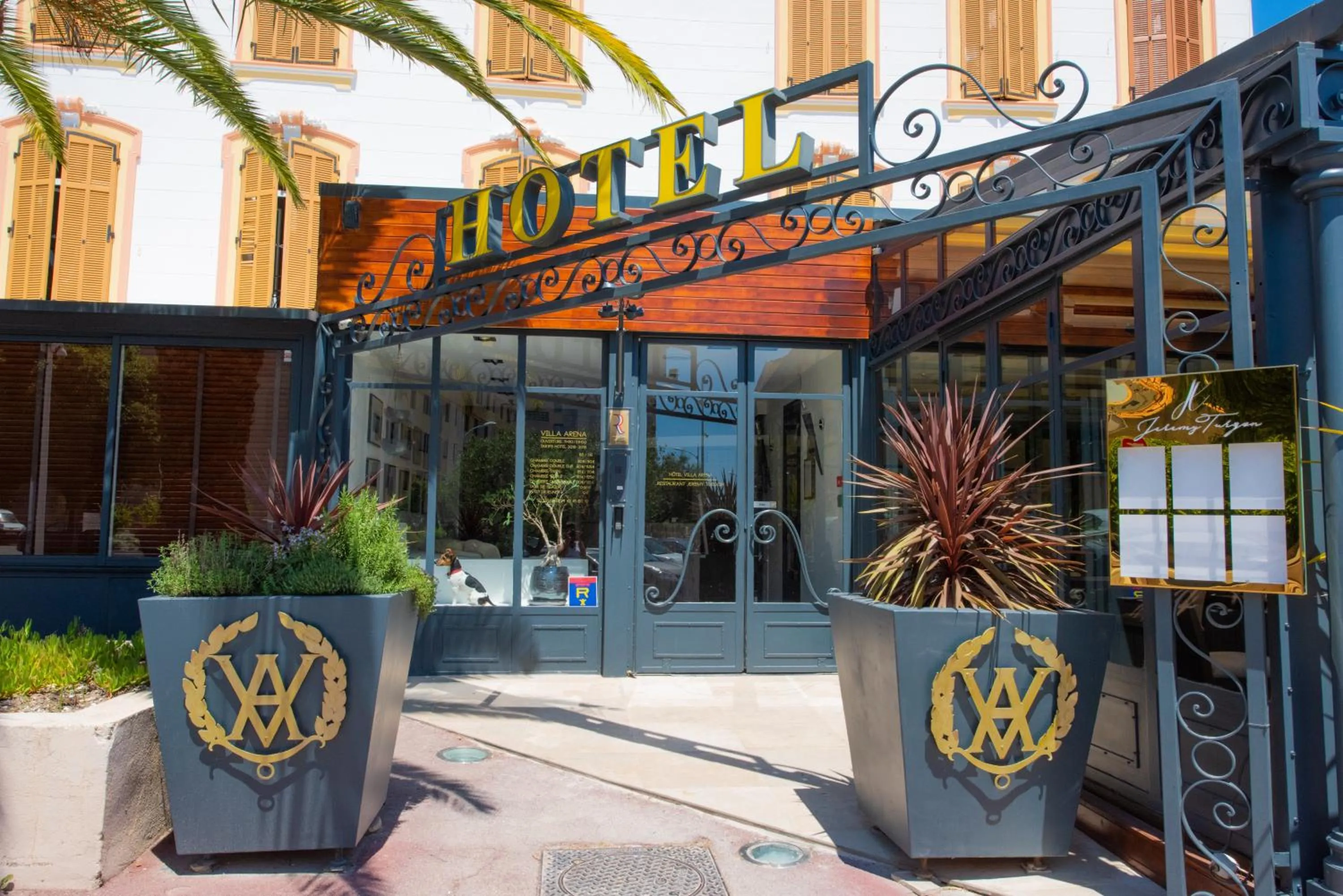 Facade/entrance in Hotel Restaurant La Villa Arena