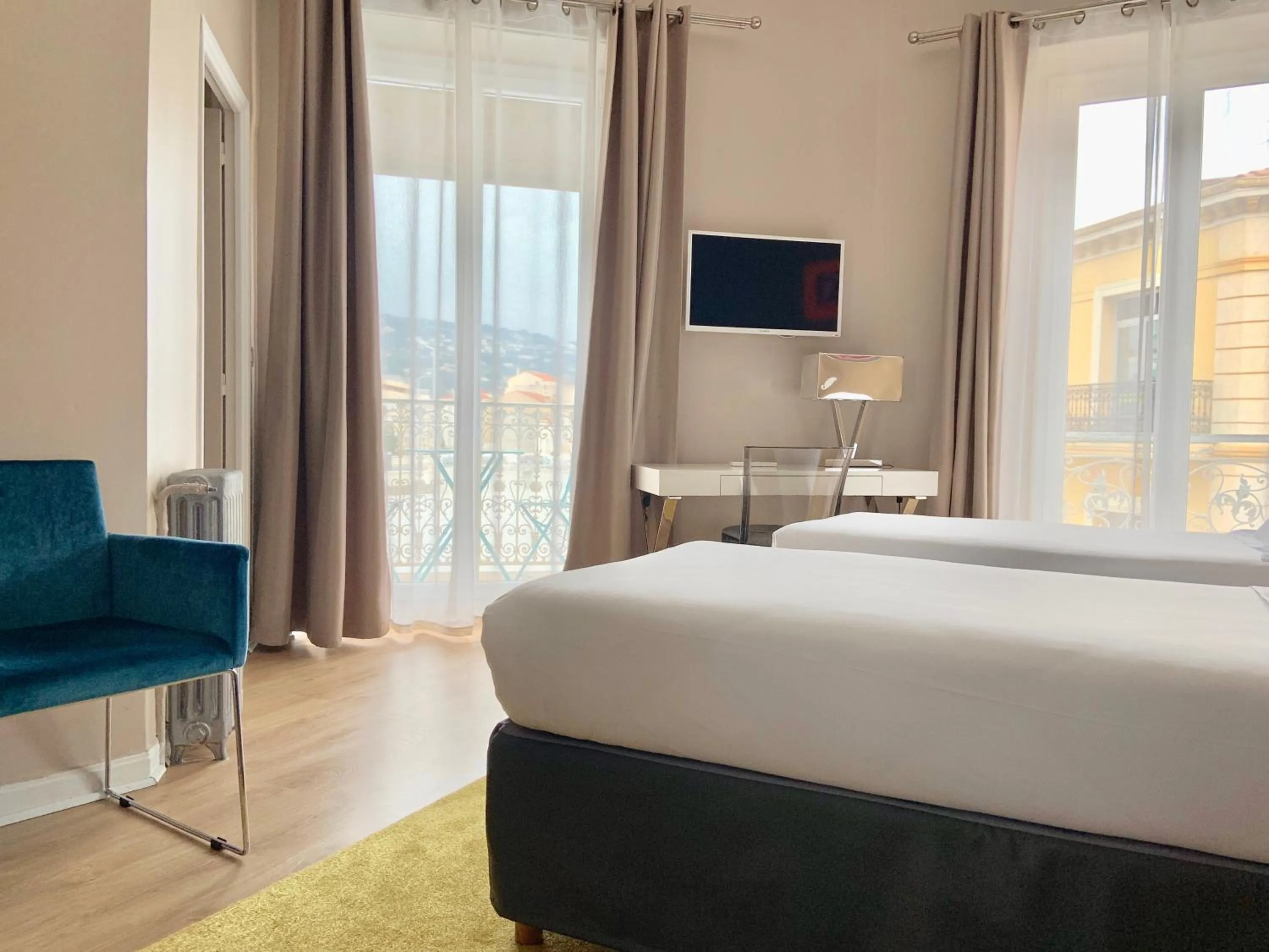 Photo of the whole room, Bed in Hotel Amiraute