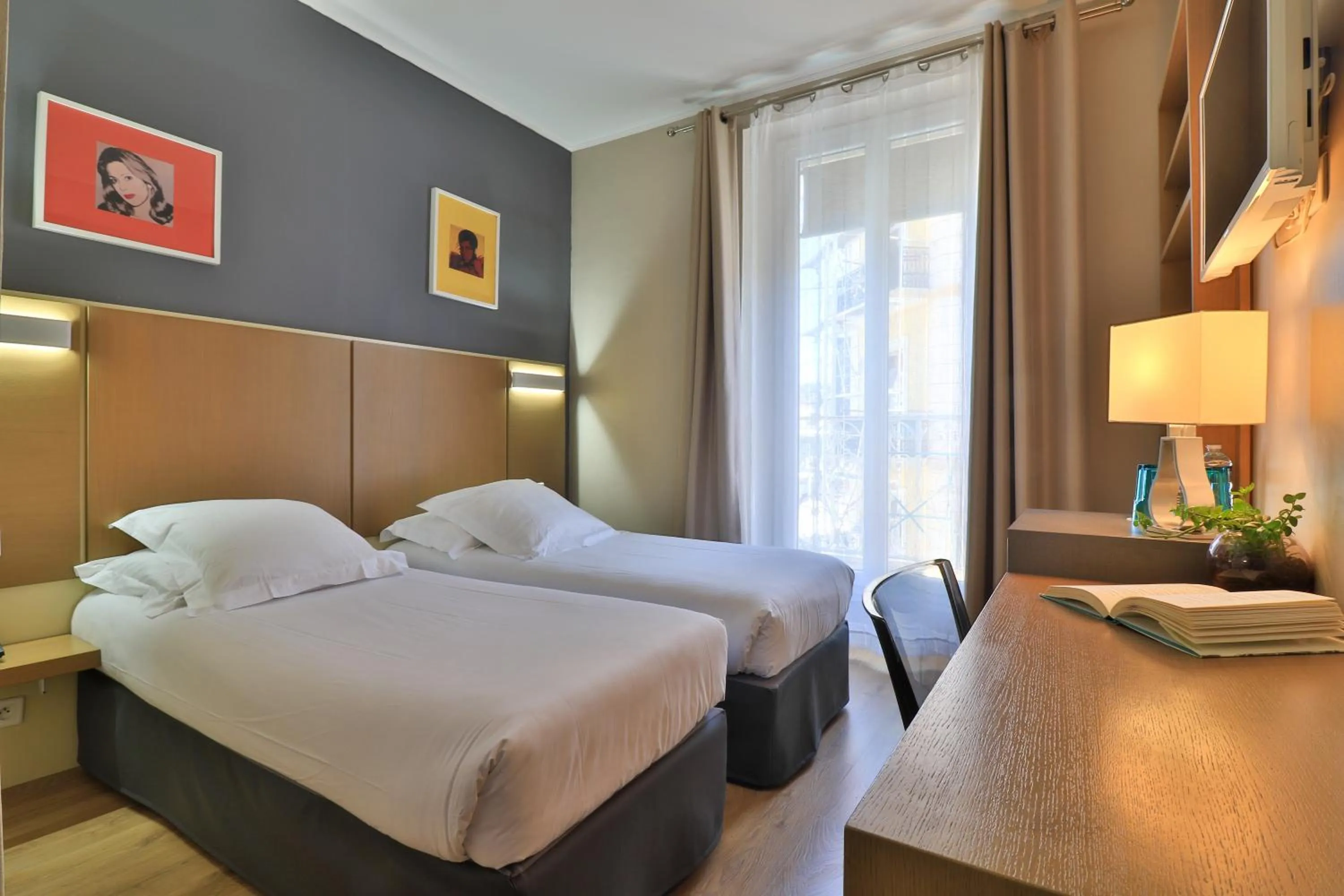 Photo of the whole room, Bed in Hotel Amiraute