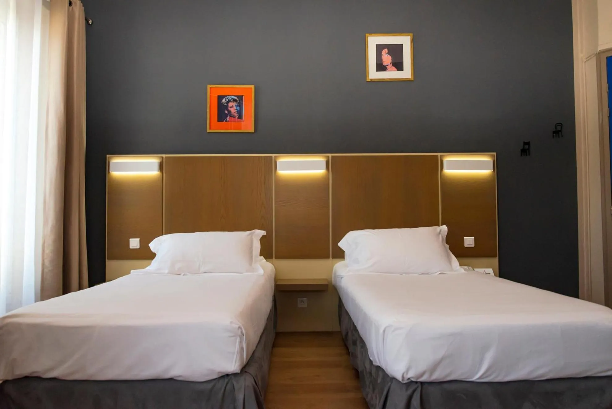 Decorative detail, Bed in Hotel Amiraute