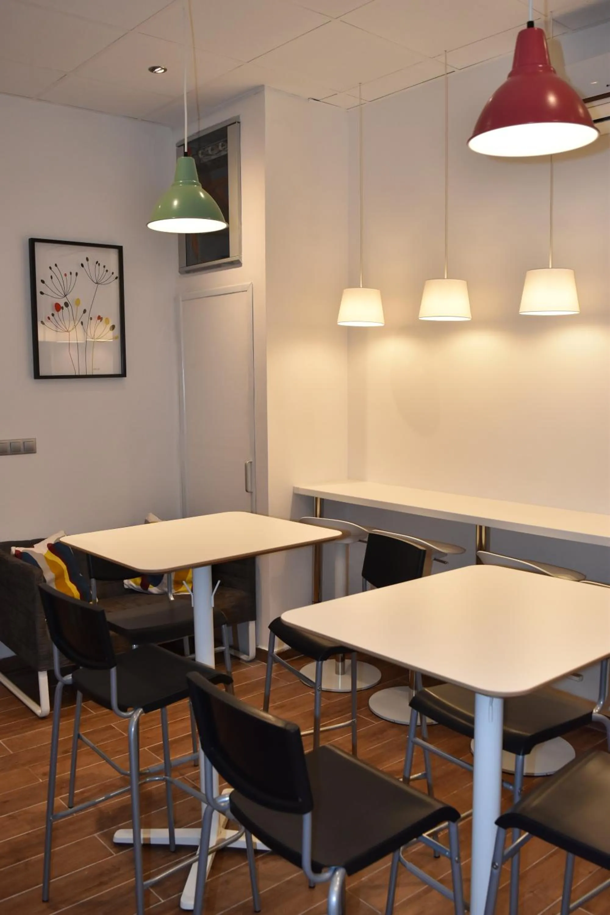 Communal kitchen in B&B Cool Centre Zagreb