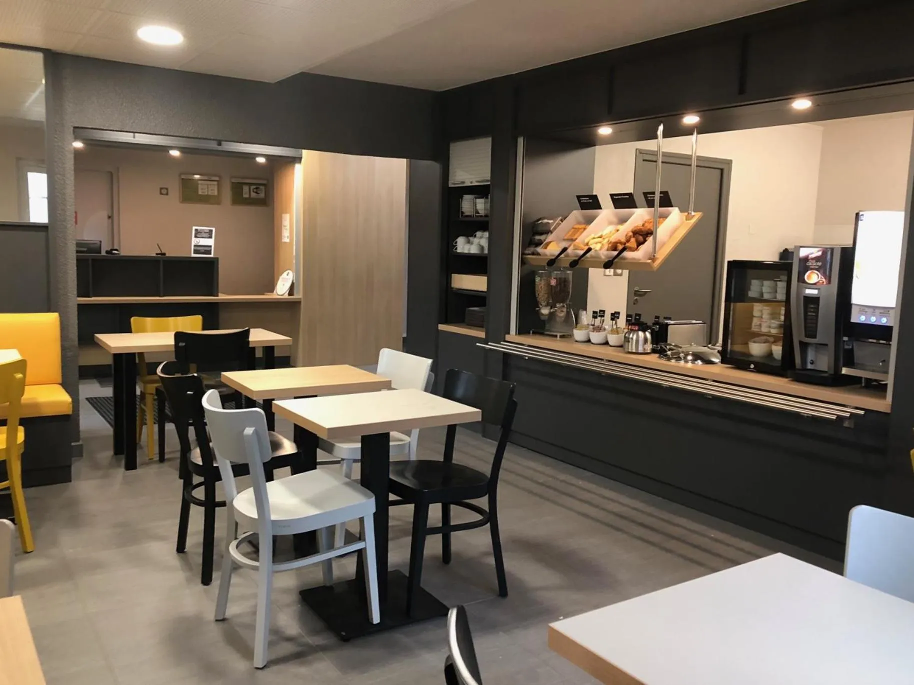 Buffet breakfast in B&B HOTEL Marseille Estaque