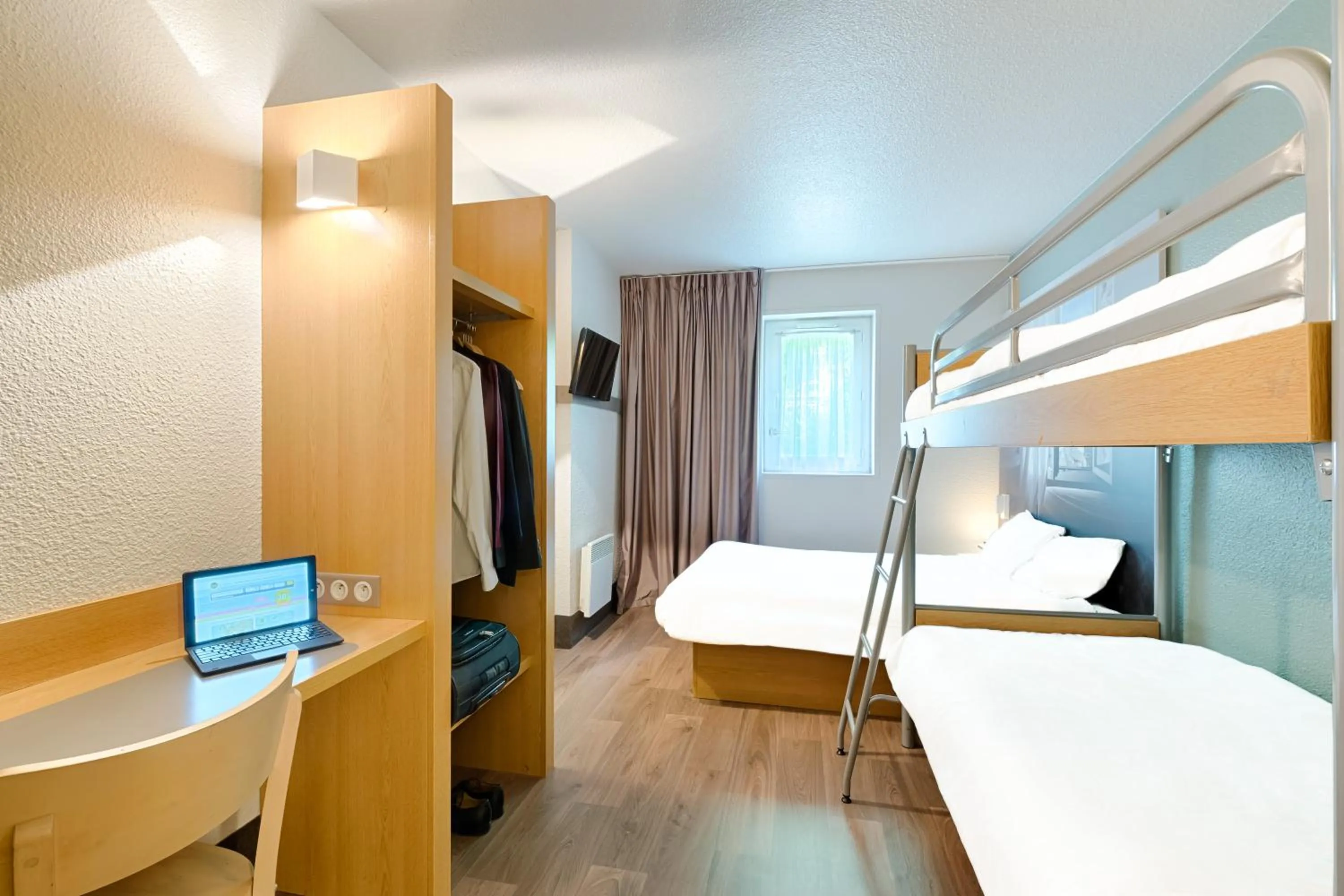 Bedroom, Bed in B&B HOTEL Marseille Estaque