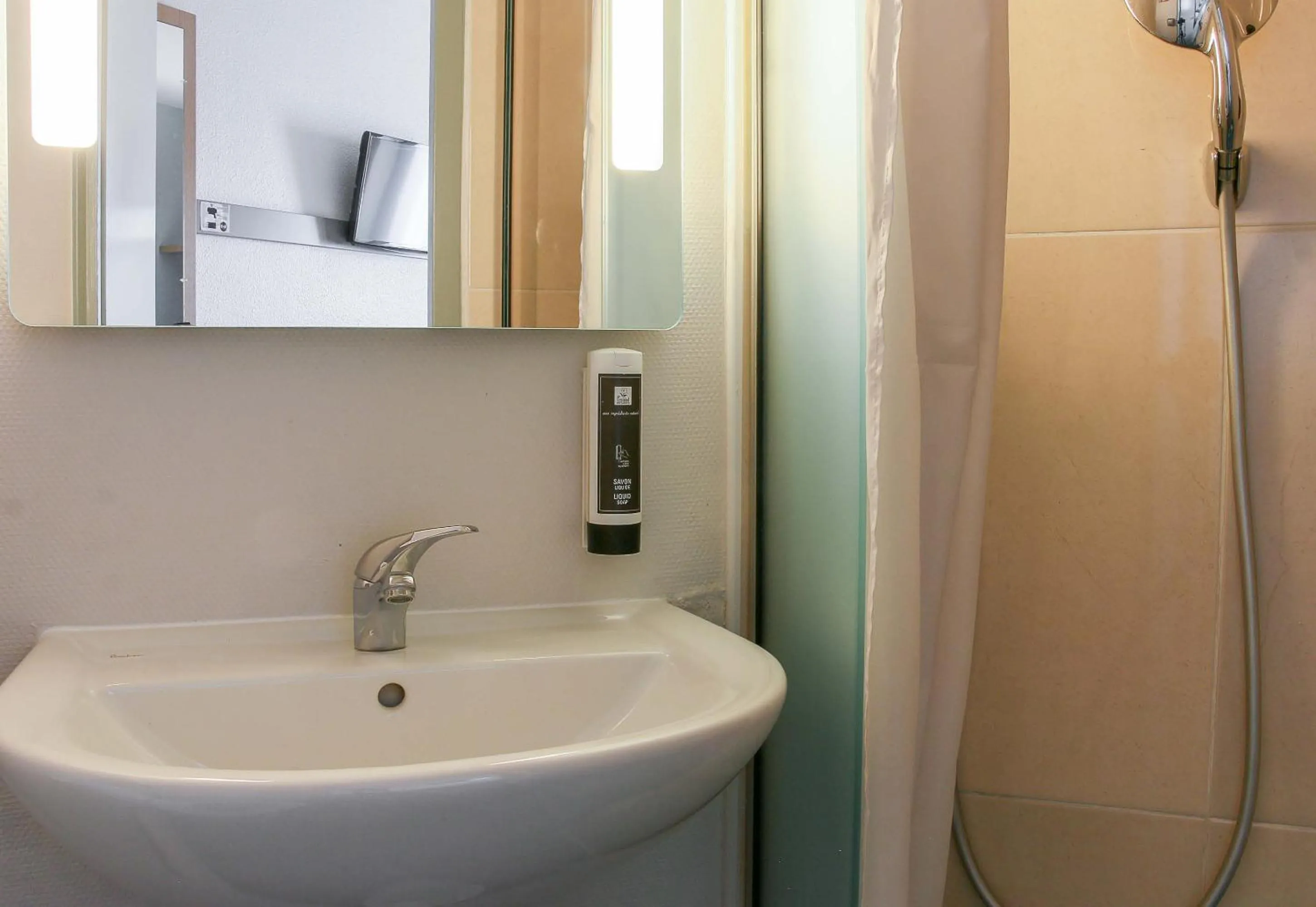 Bathroom in B&B HOTEL Marseille Estaque