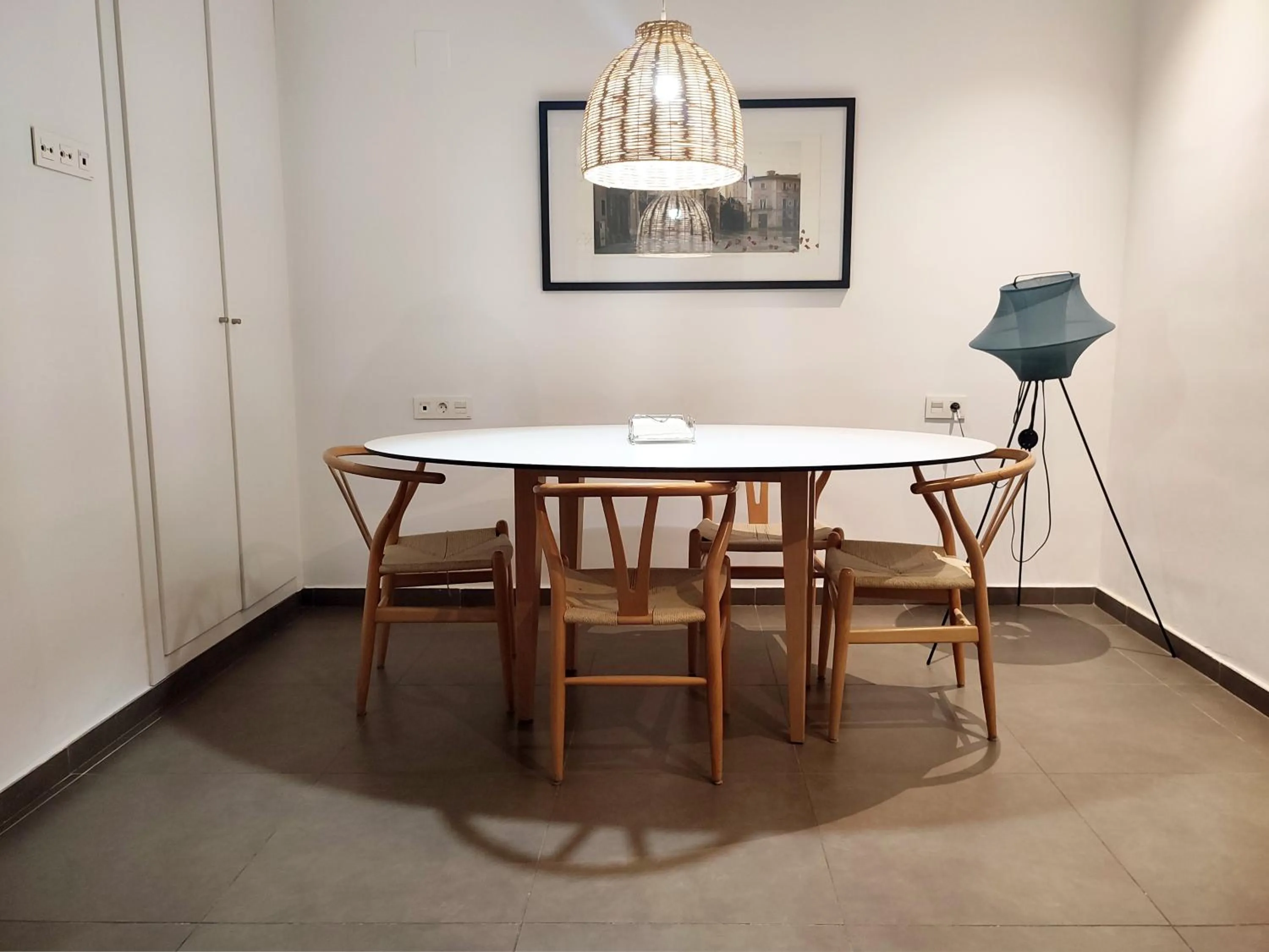 Dining area in Flats Friends Soho Suites