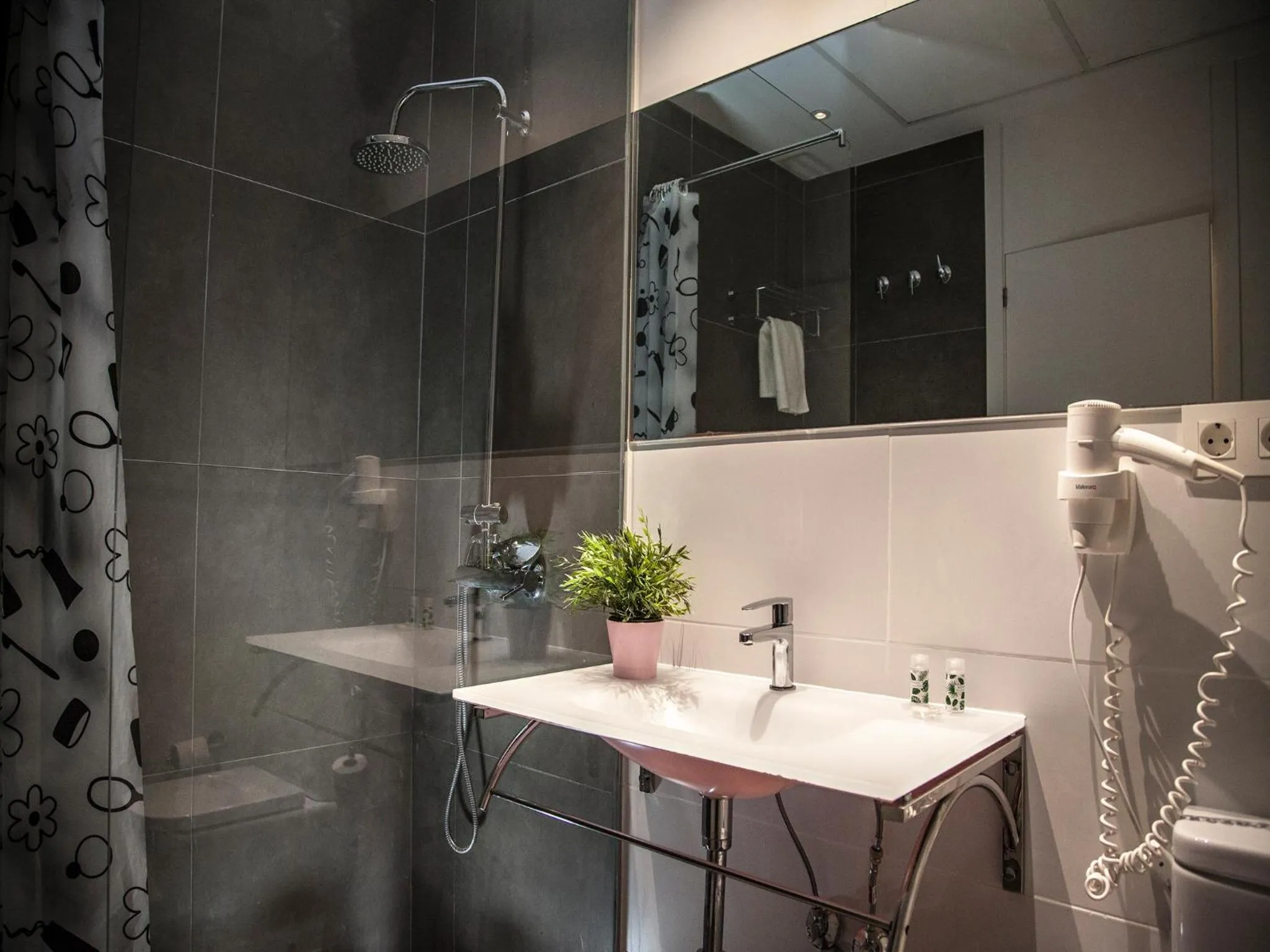 Bathroom in Flats Friends Soho Suites