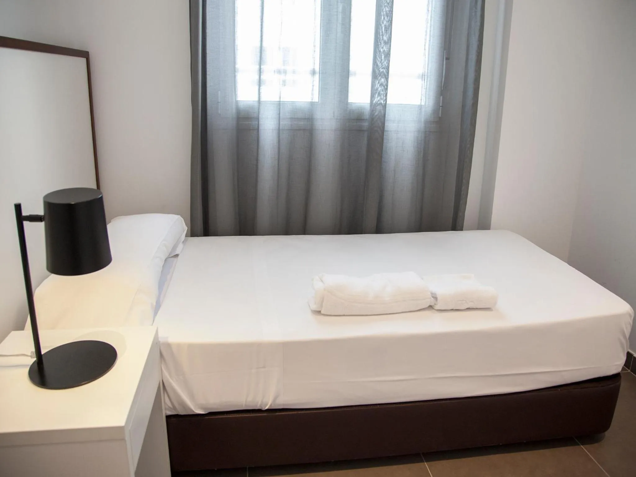 Bedroom, Bed in Flats Friends Soho Suites