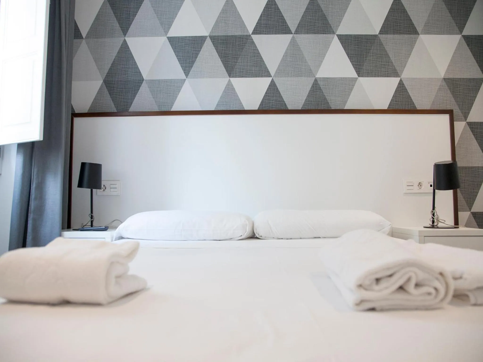 Bedroom, Bed in Flats Friends Soho Suites