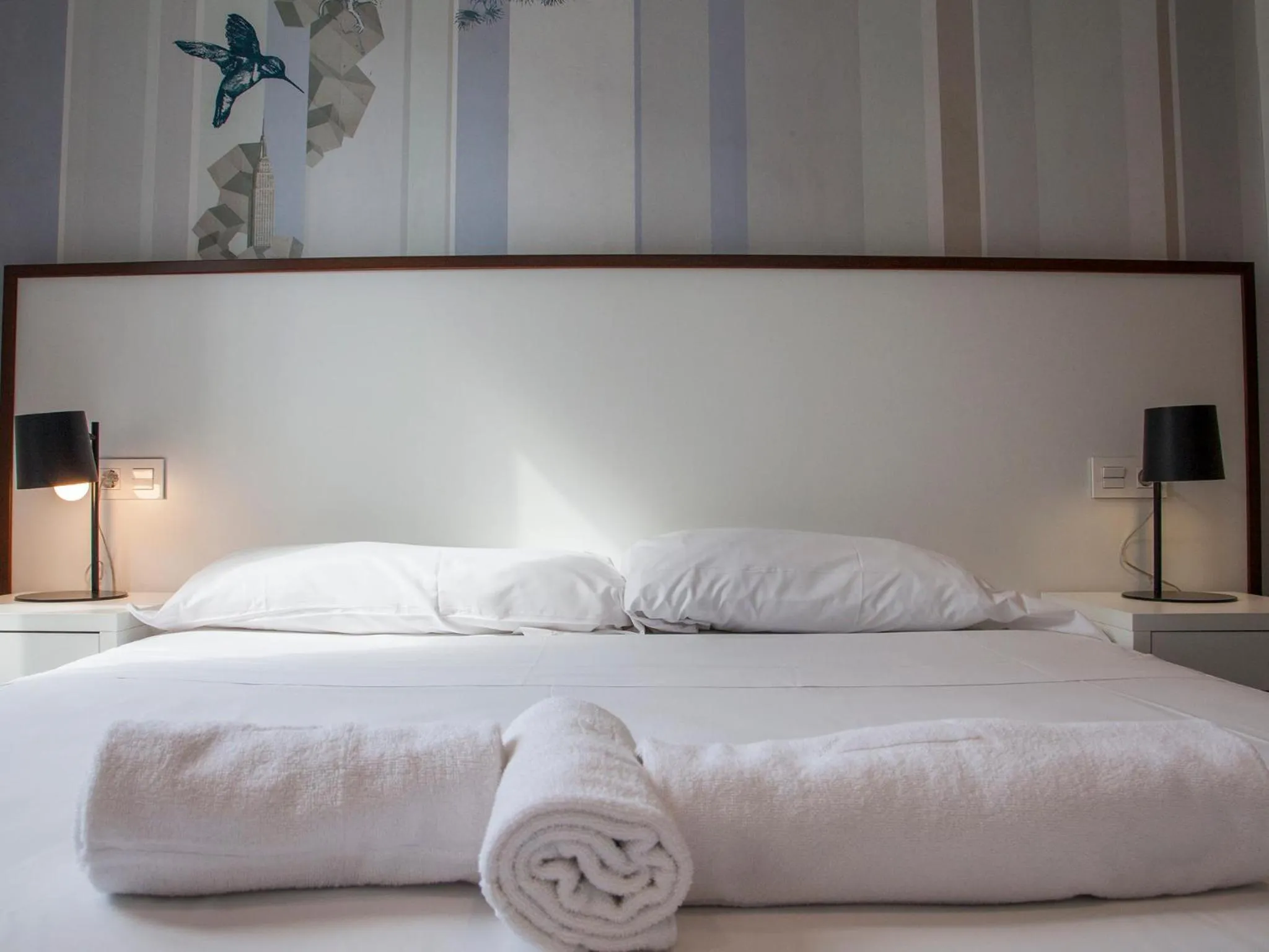 Bedroom, Bed in Flats Friends Soho Suites