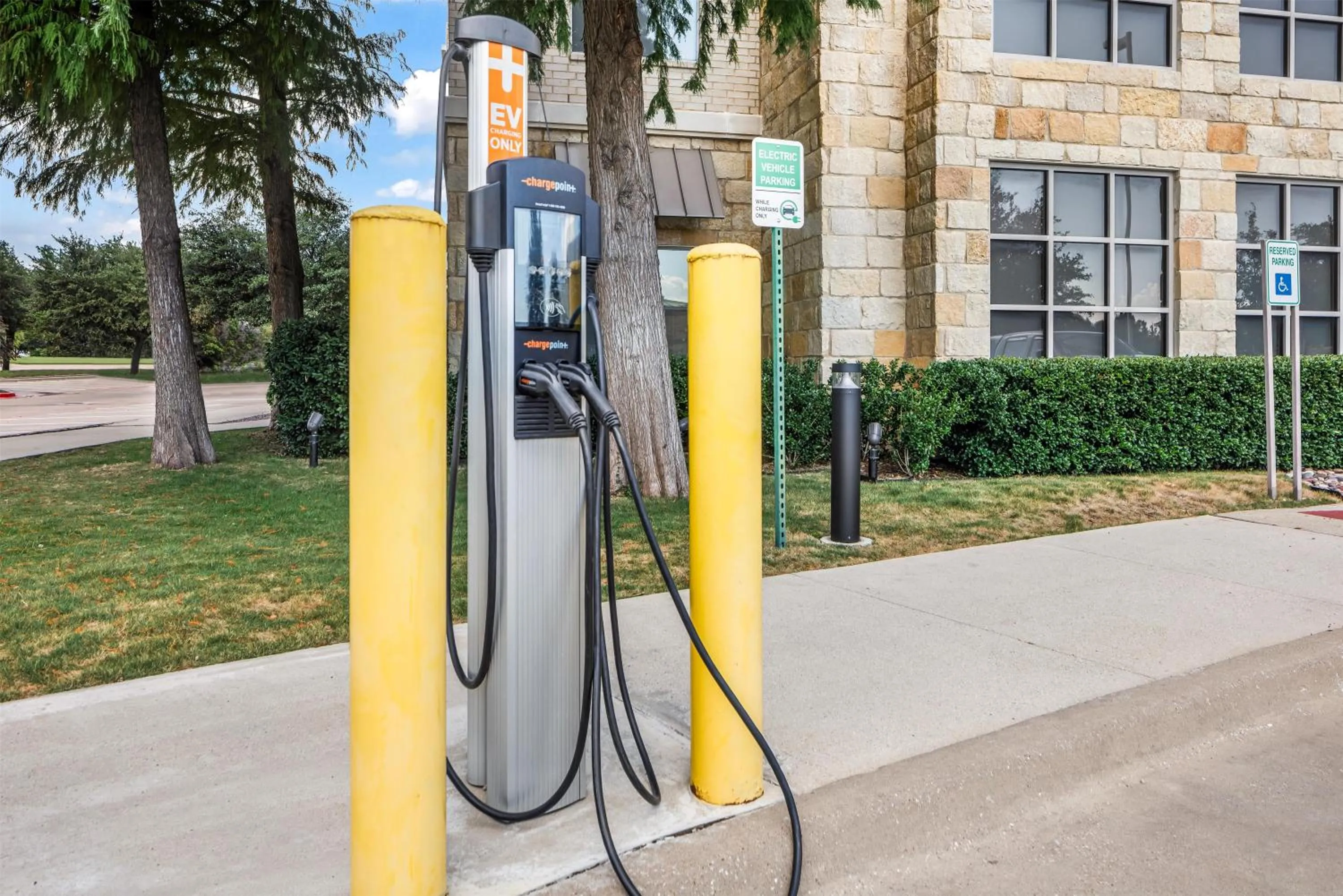 Property building in Homewood Suites Dallas-Frisco