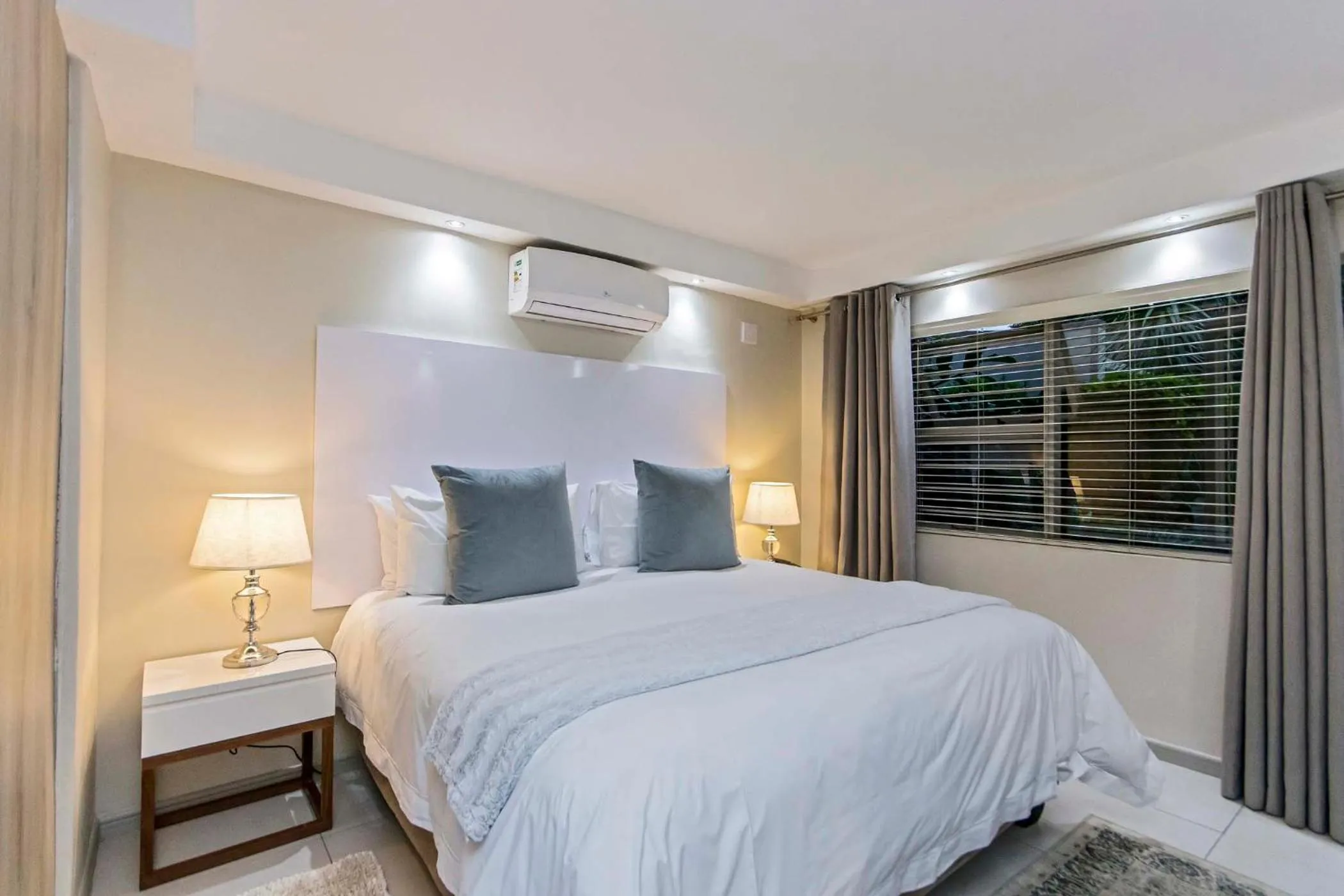 Bed in Dunton Guest House