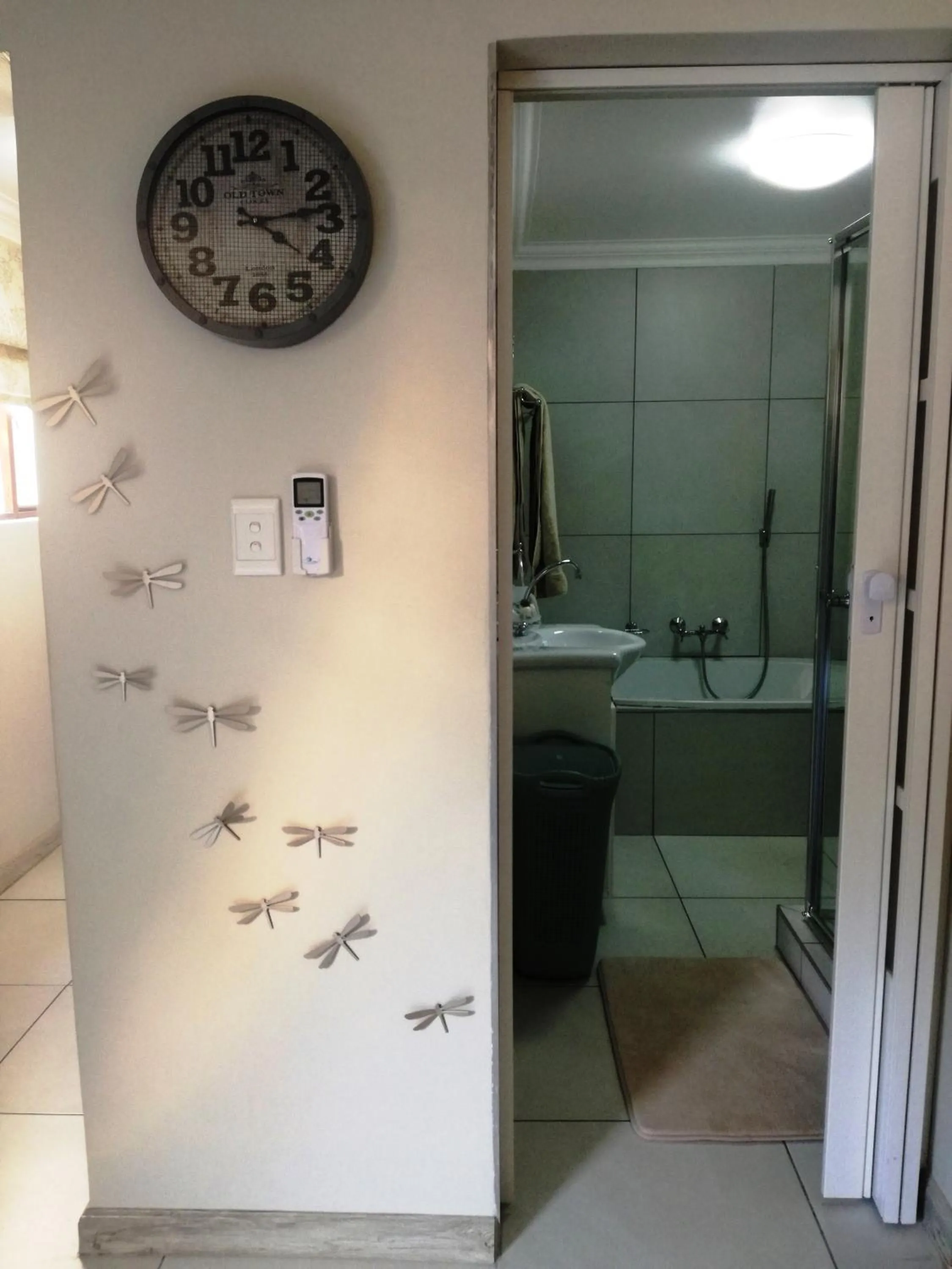 Bathroom in Dunton Guest House