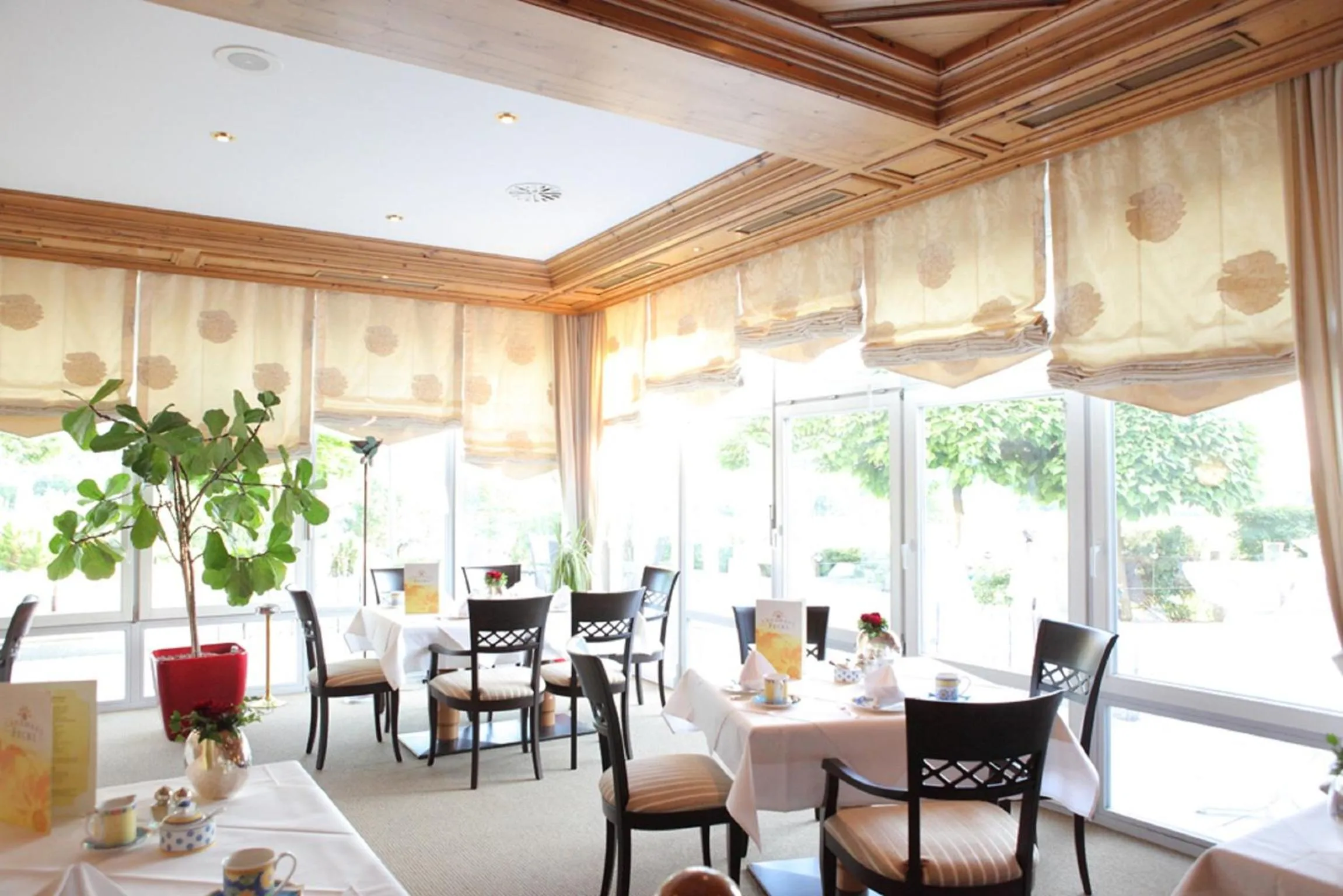 Restaurant/places to eat in Hotel Landhaus Feckl