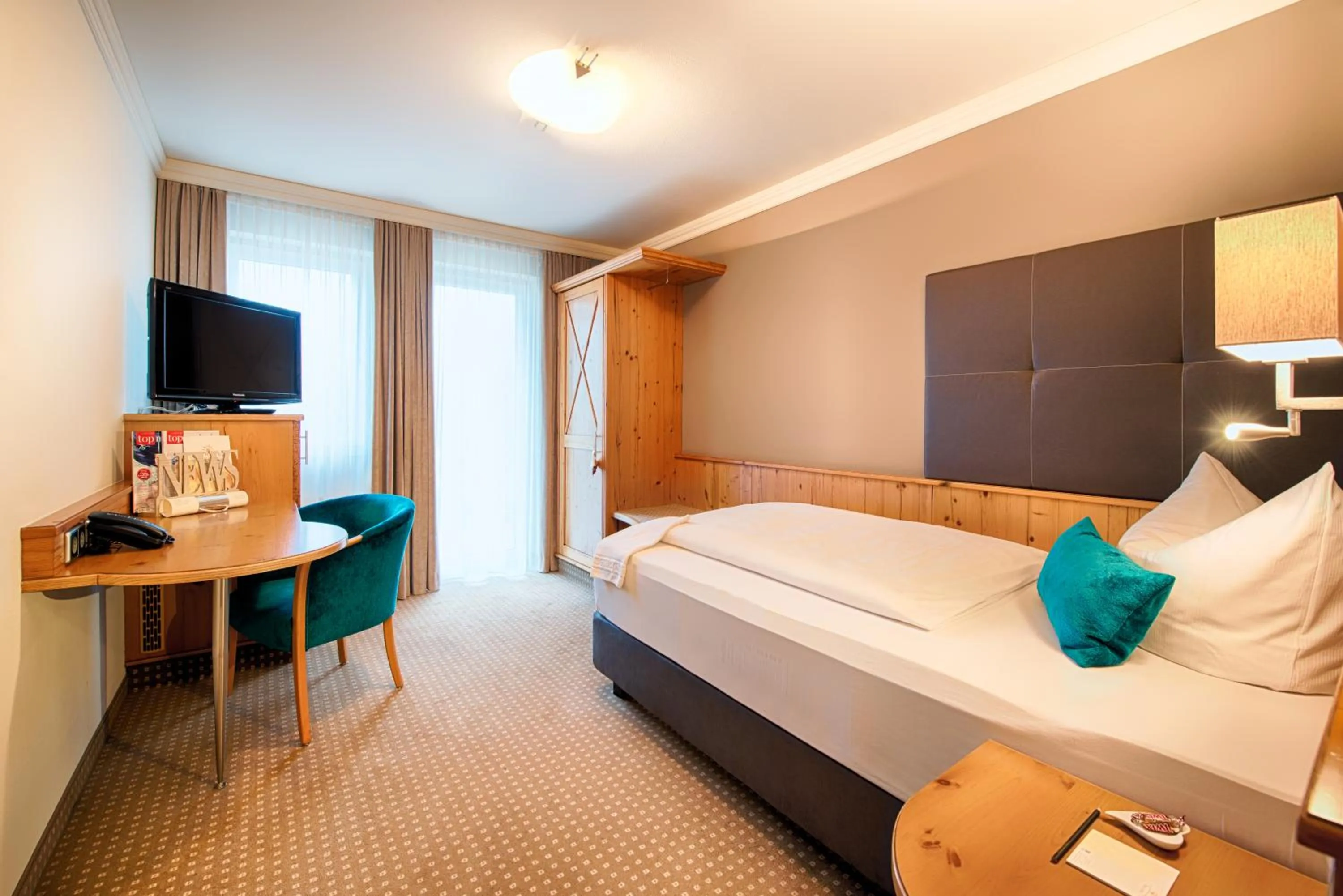 Photo of the whole room, Bed in Hotel Landhaus Feckl