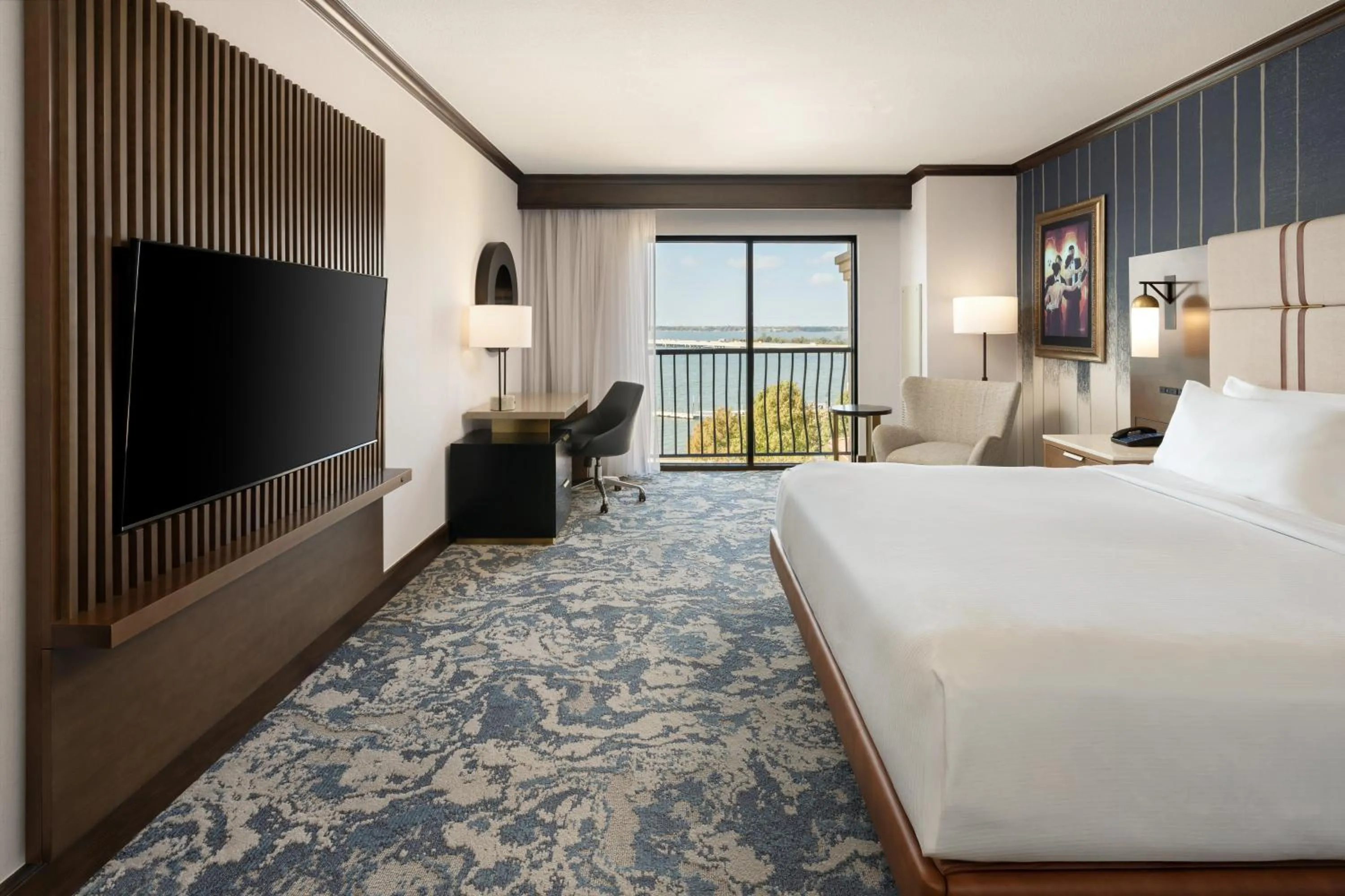 Bed in Hilton Dallas/Rockwall Lakefront Hotel