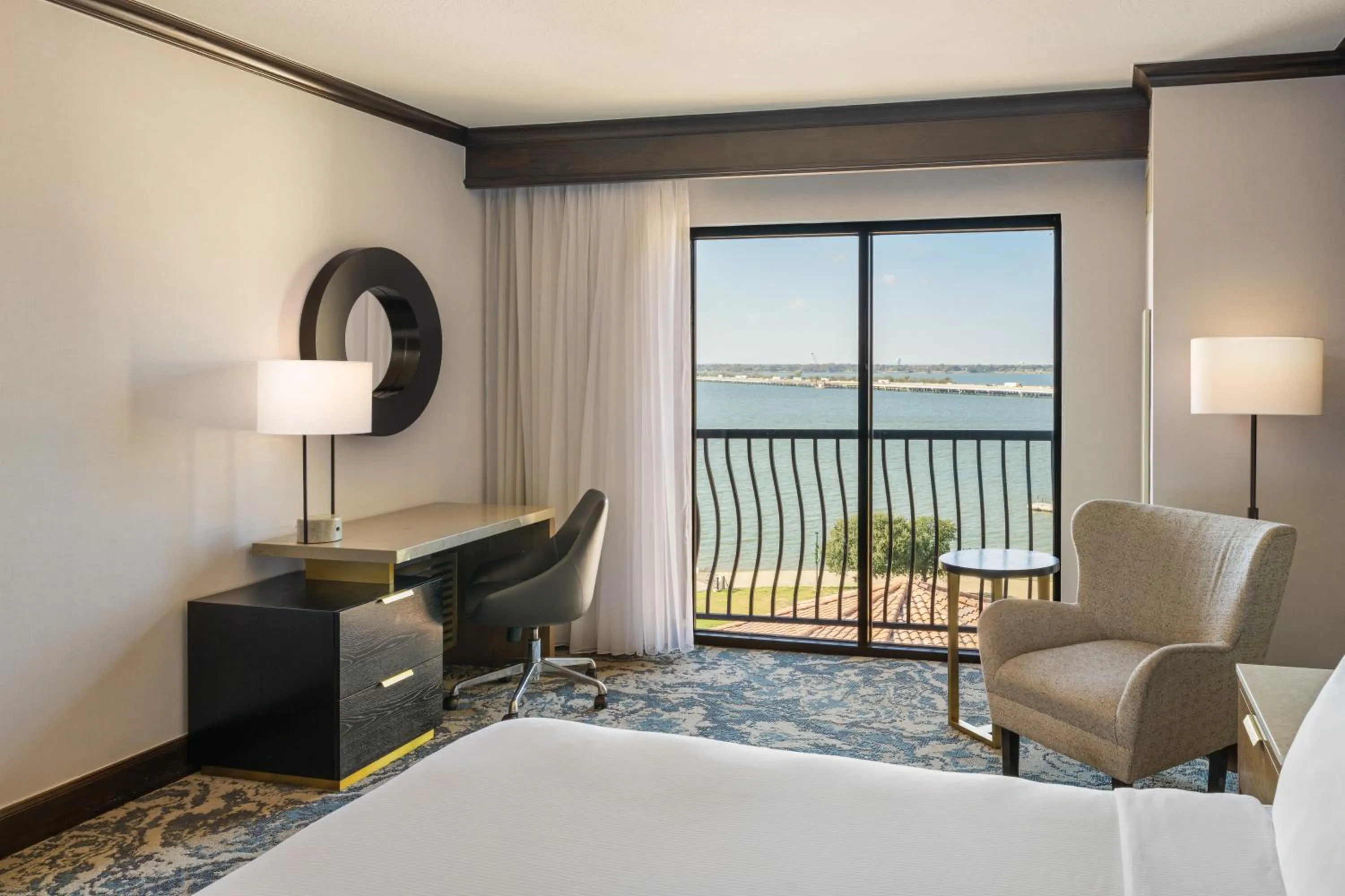 Bed in Hilton Dallas/Rockwall Lakefront Hotel