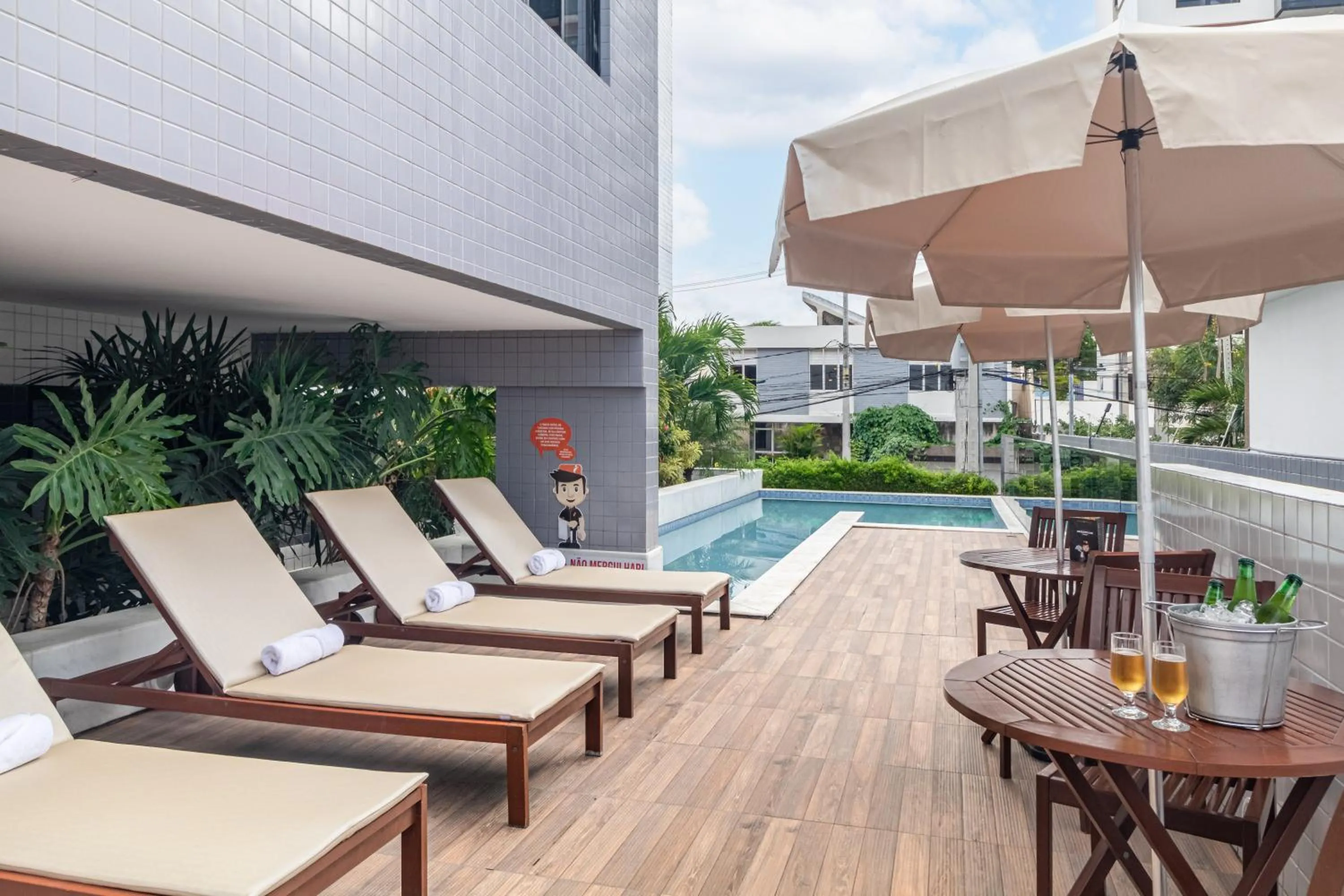 Swimming pool in Citi Hotel Premium Caruaru