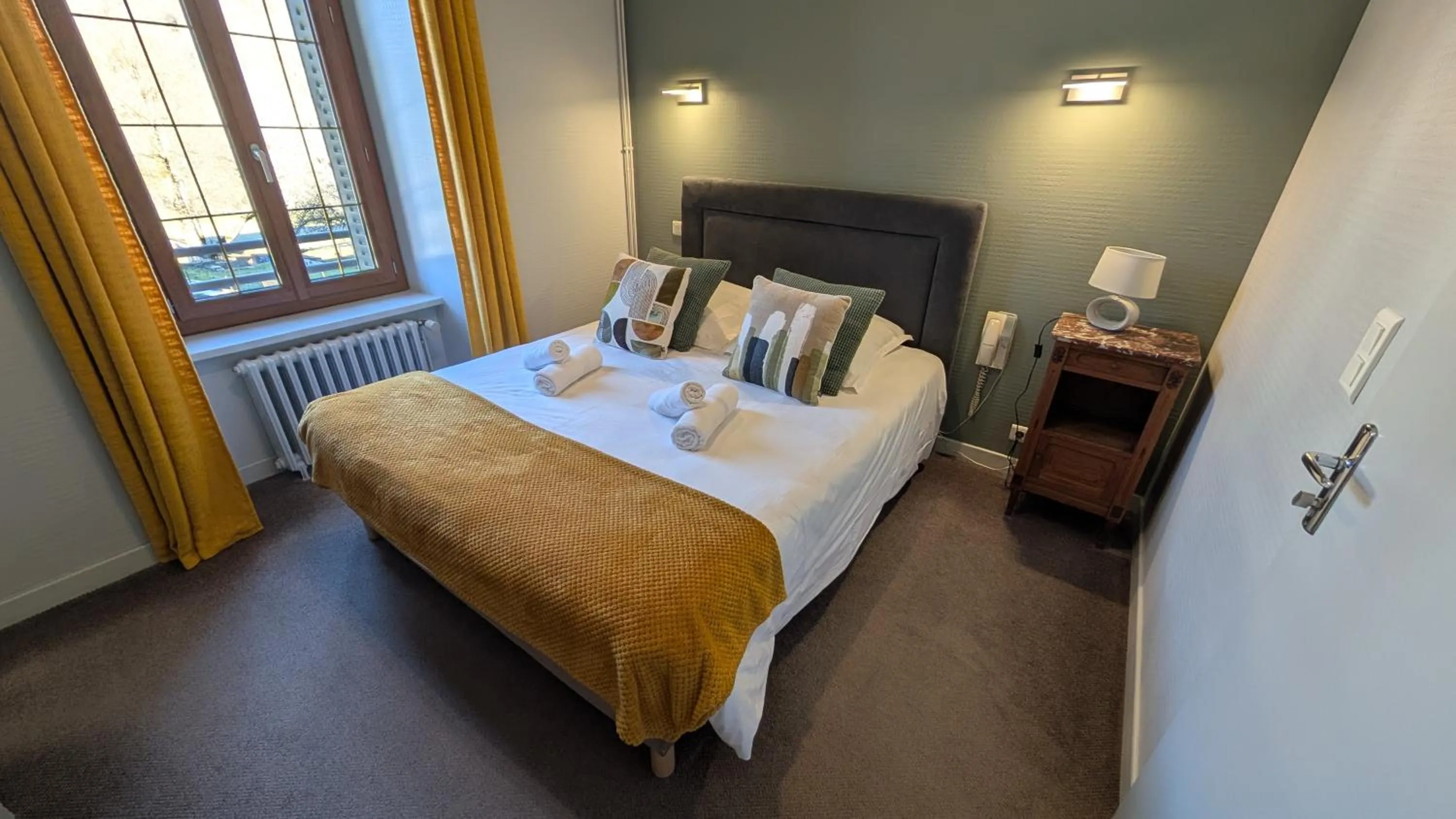 Double Room in Hôtel Restaurant du Plomb du Cantal