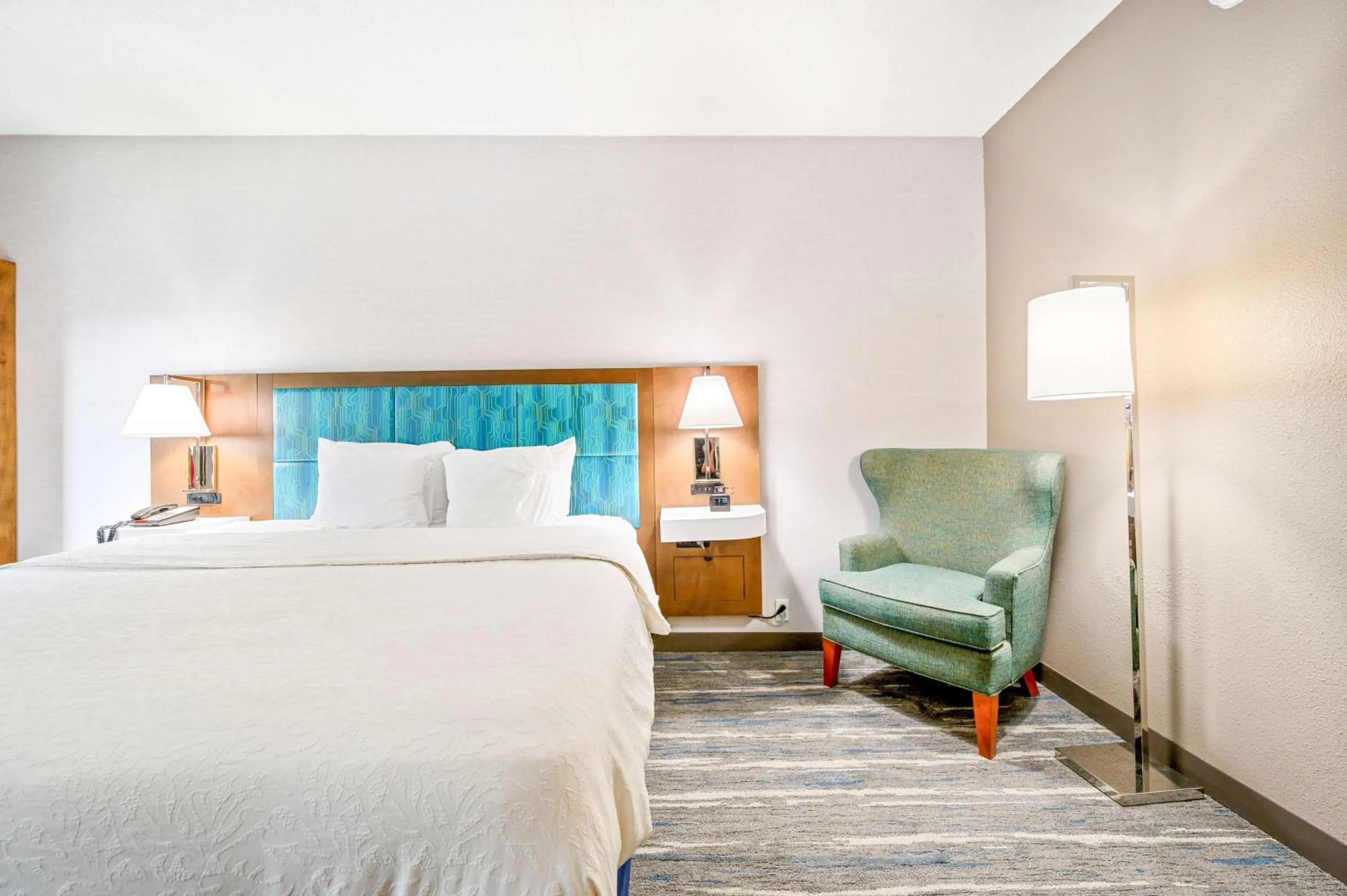 Bed in Hampton Inn St. Louis - Westport