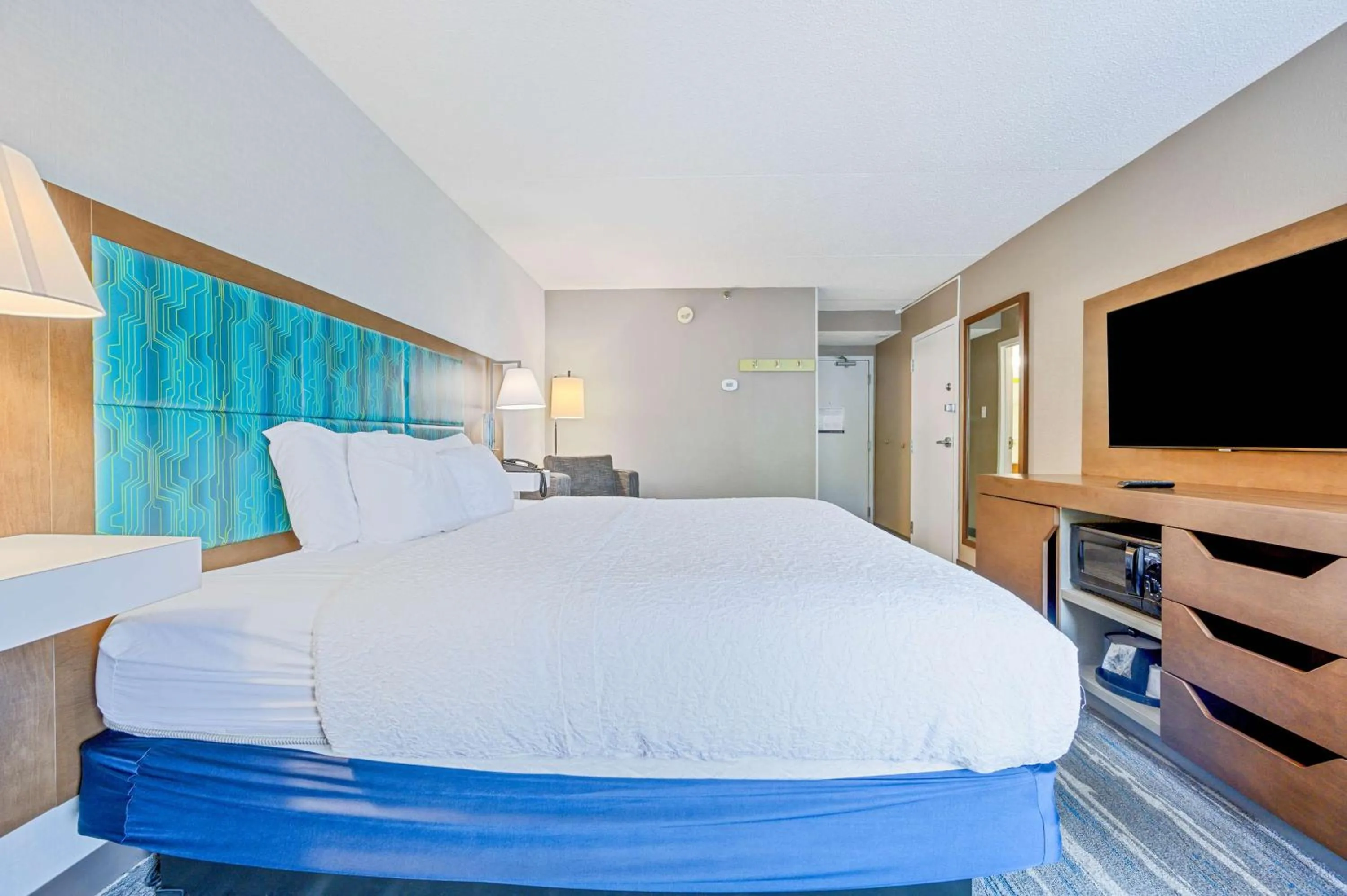 Bed in Hampton Inn St. Louis - Westport