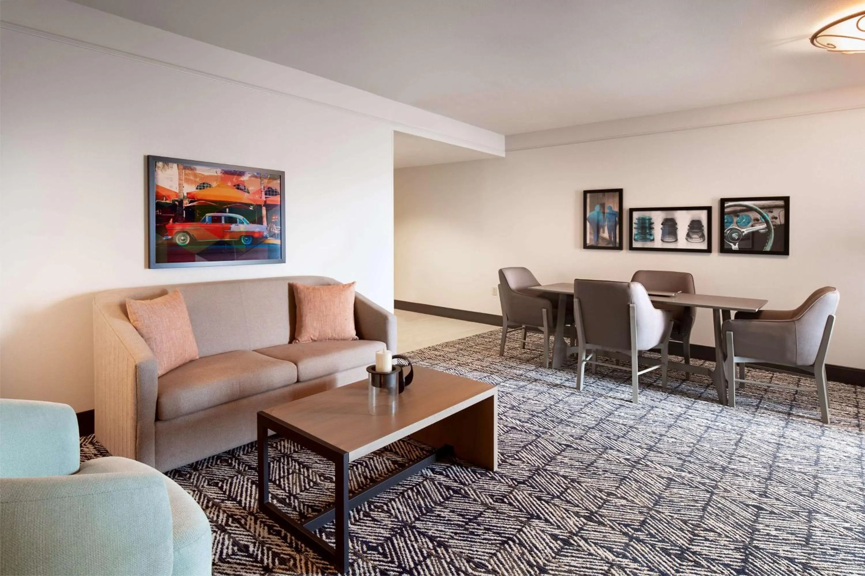 Living room in Hilton Dallas Southlake Town Square