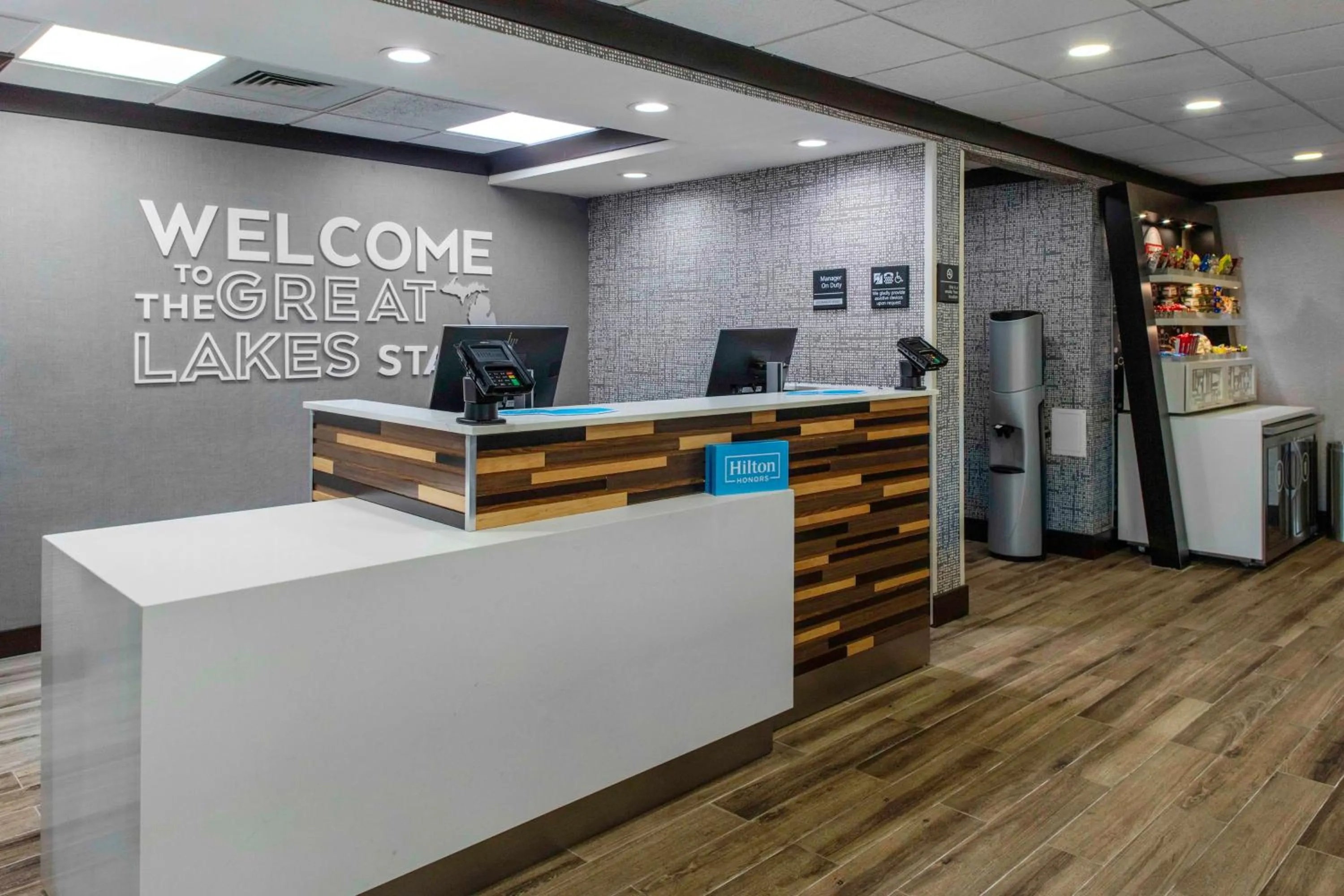 Lobby or reception in Hampton Inn Detroit Northville
