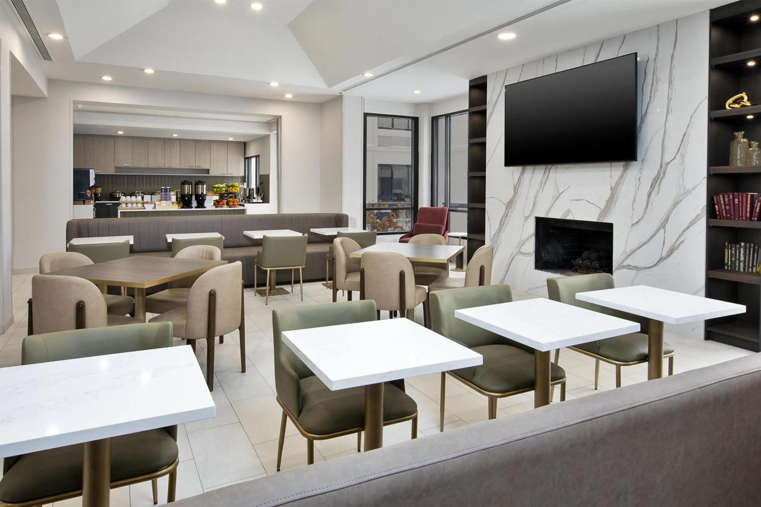 Breakfast in DoubleTree by Hilton Hotel Detroit Novi