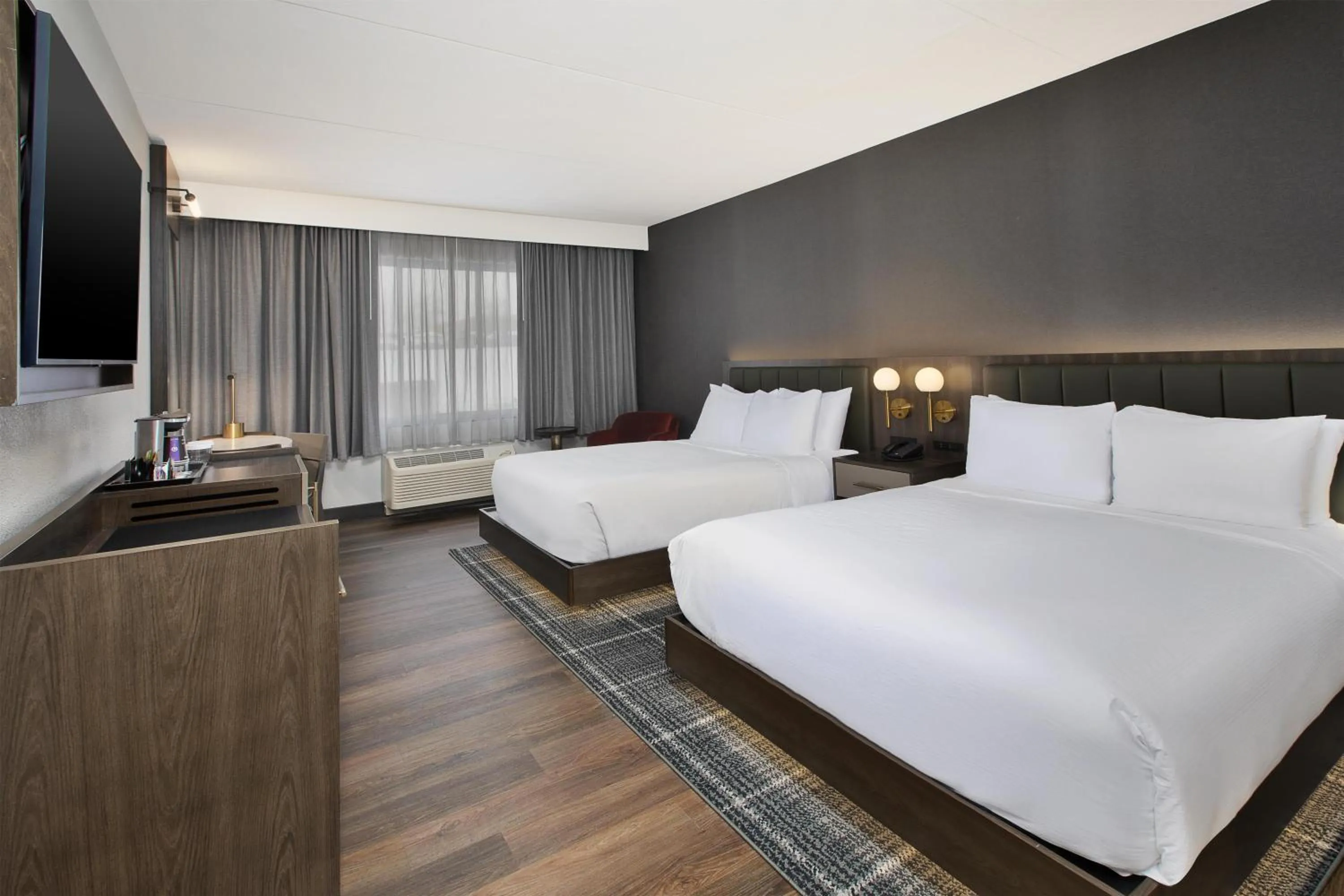 Bed in DoubleTree by Hilton Hotel Detroit Novi