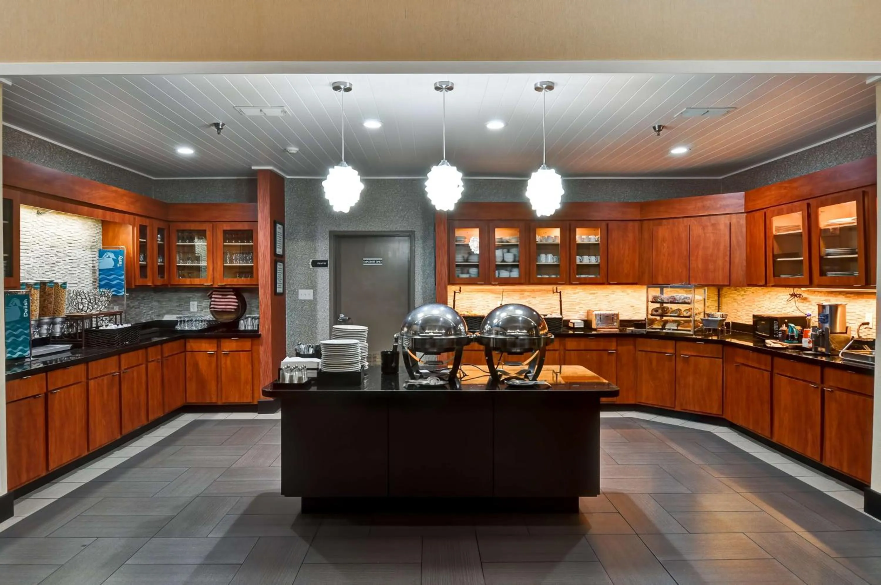 Dining area in Homewood Suites by Hilton- Longview