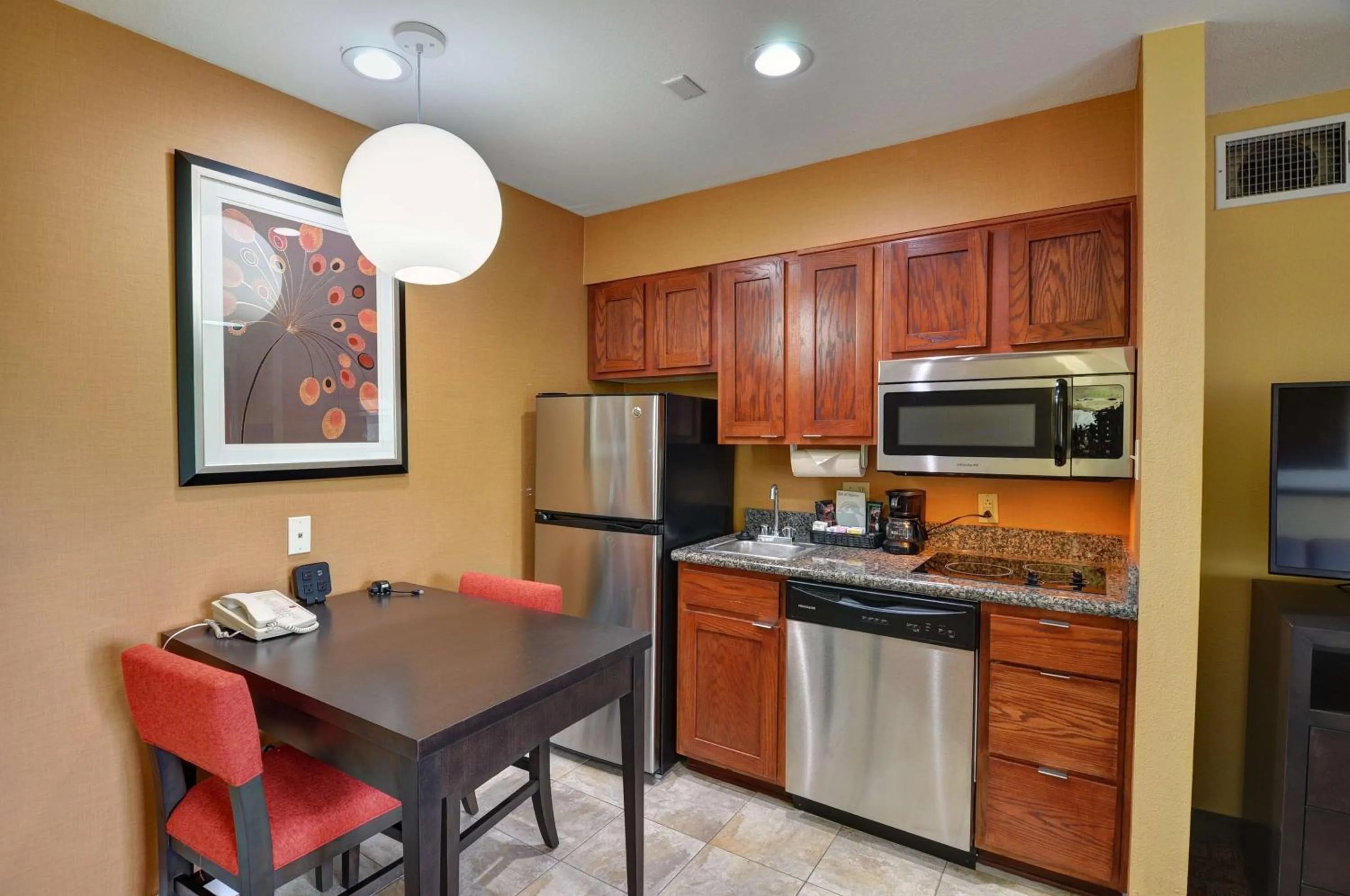 Kitchen or kitchenette in Homewood Suites by Hilton- Longview