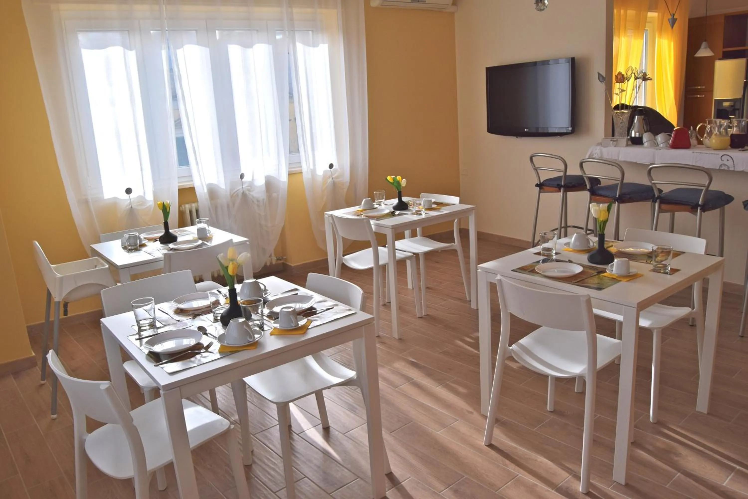 Buffet breakfast in Civico 28