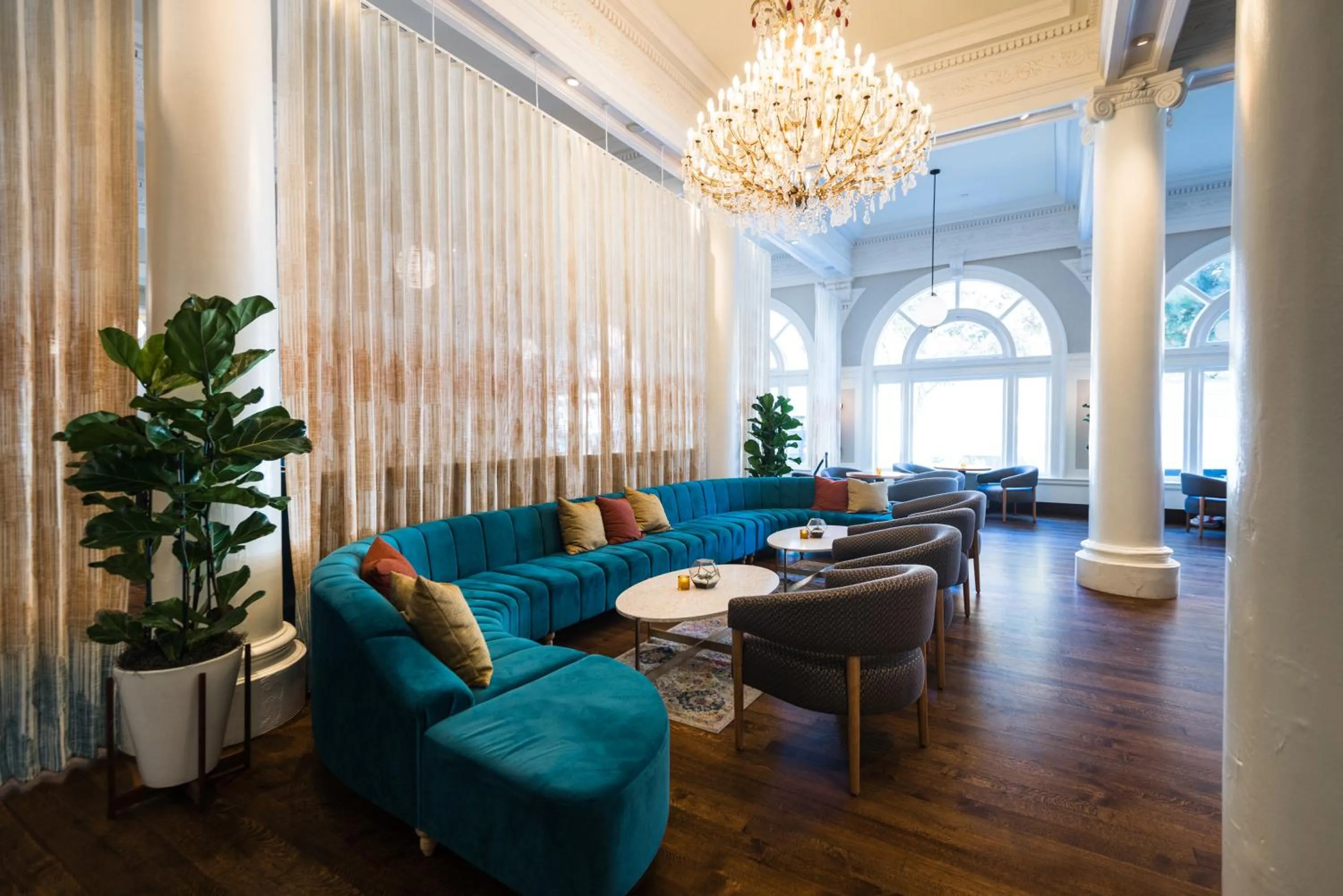 Restaurant/places to eat in Hotel Shattuck Plaza