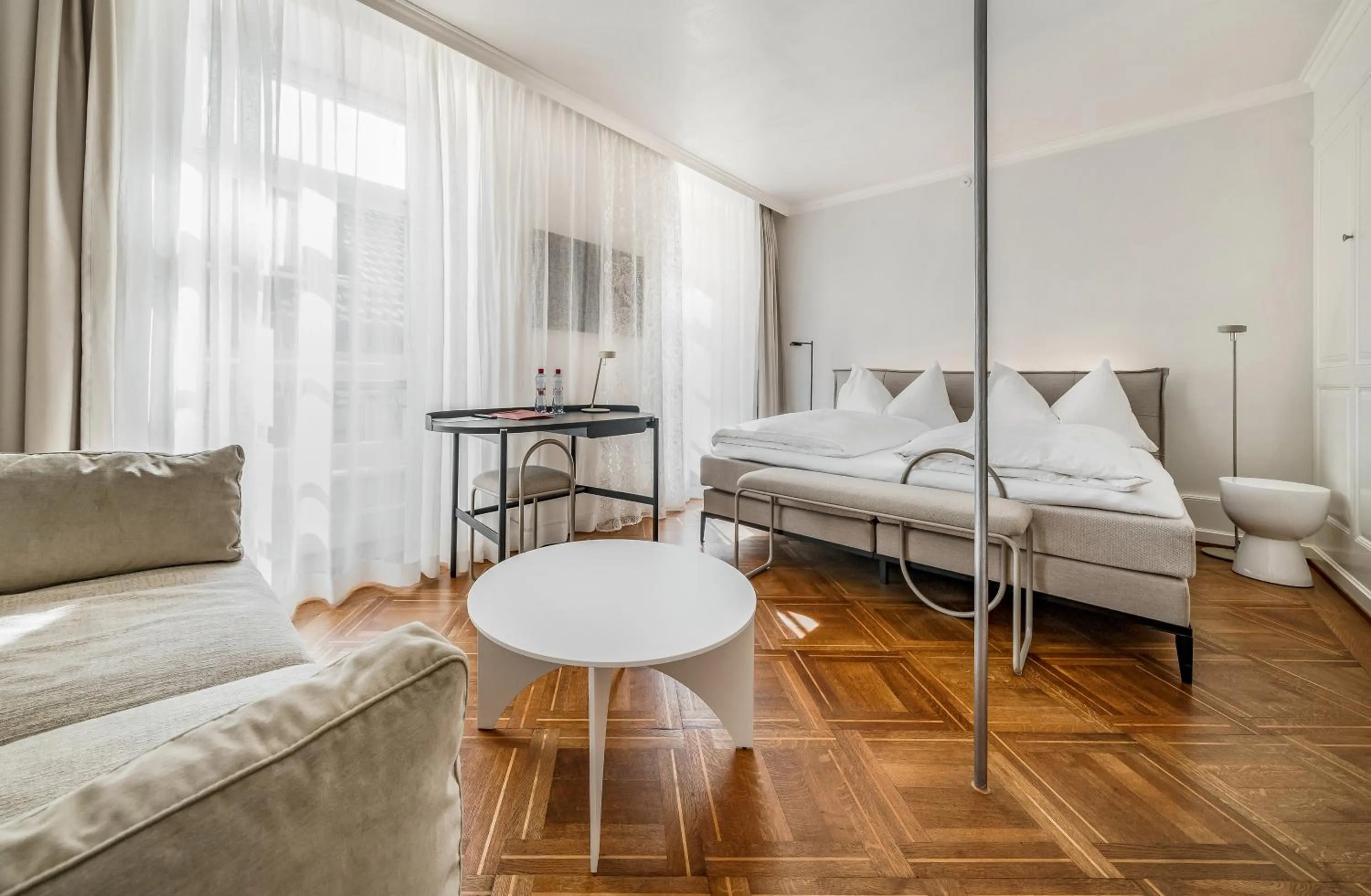 Bed in BLUME Baden Hotel & Restaurant