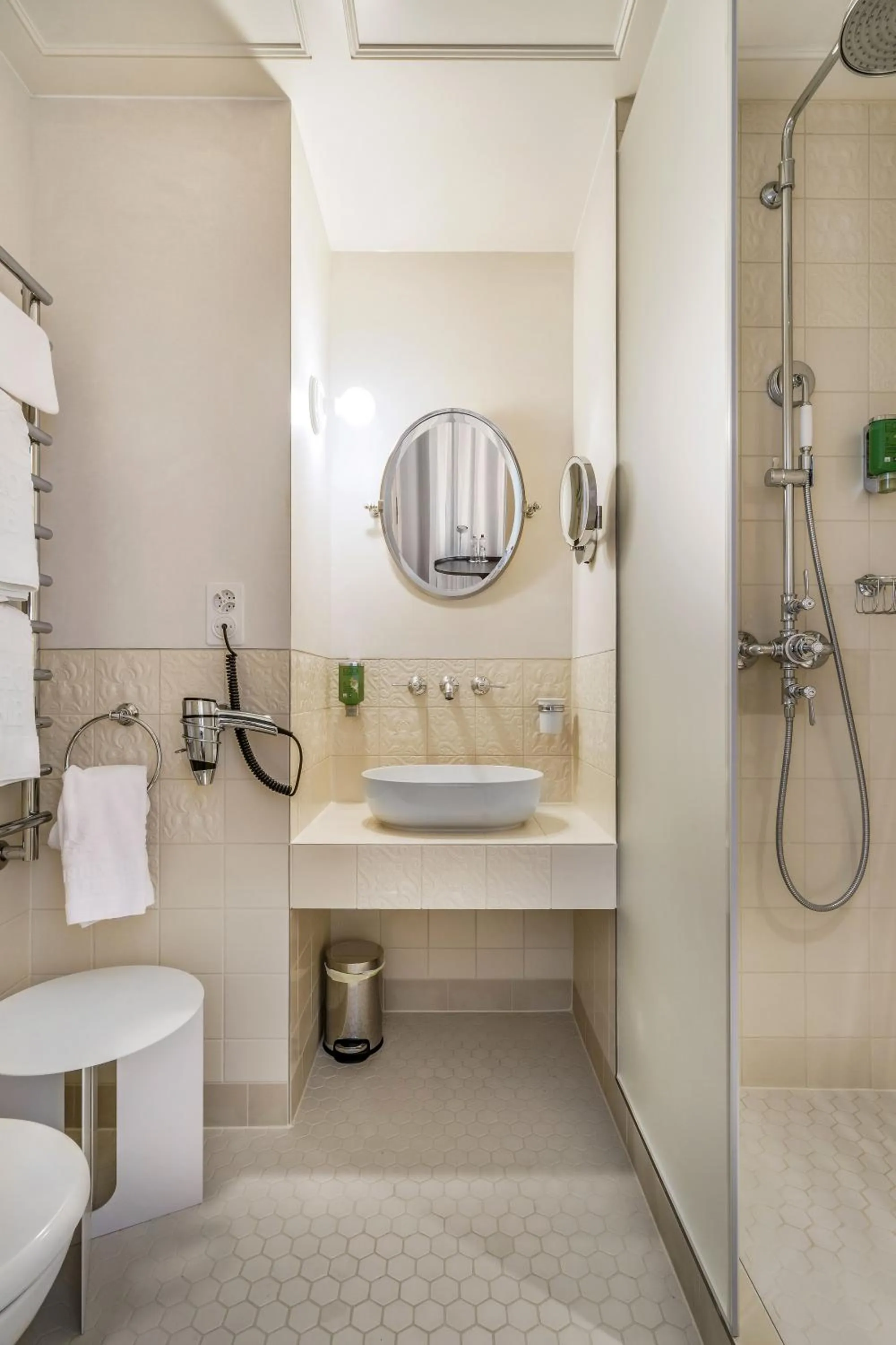 Shower in BLUME Baden Hotel & Restaurant