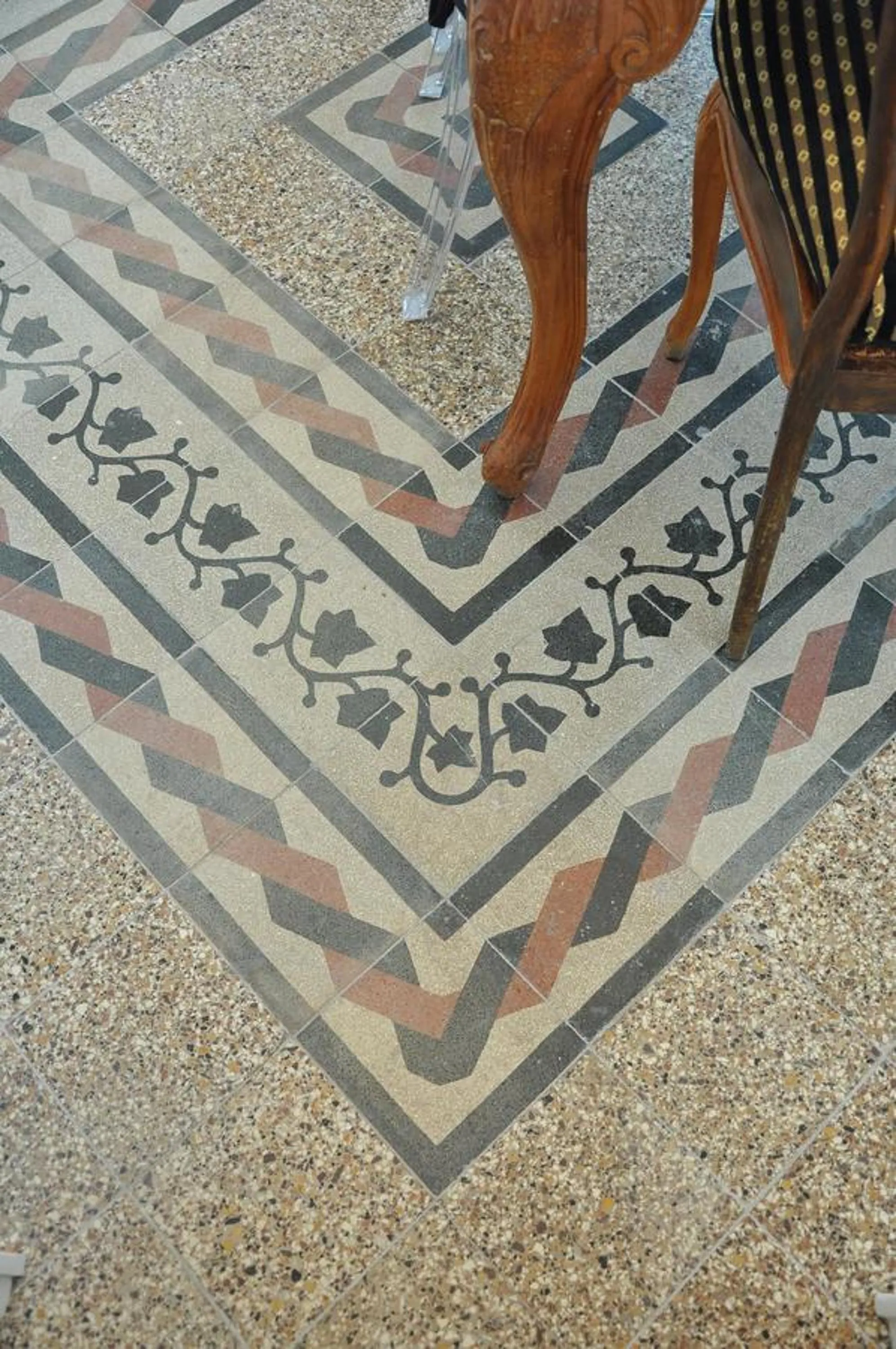 Decorative detail in AL 32 B&B