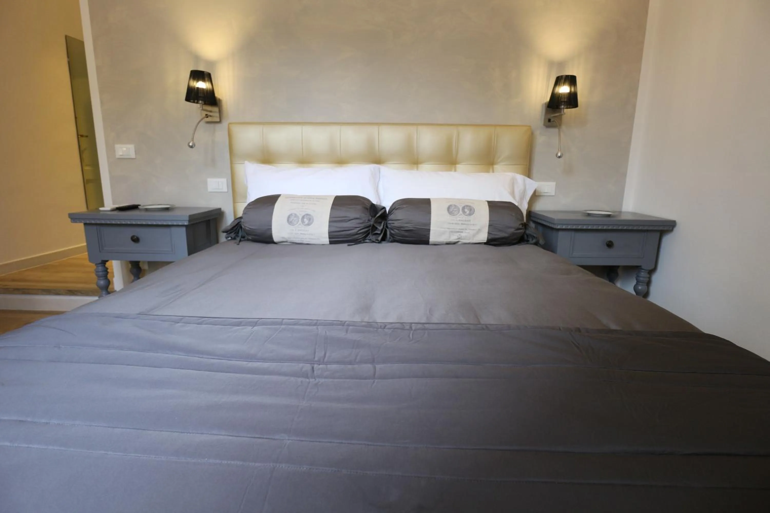 Photo of the whole room, Bed in AL 32 B&B