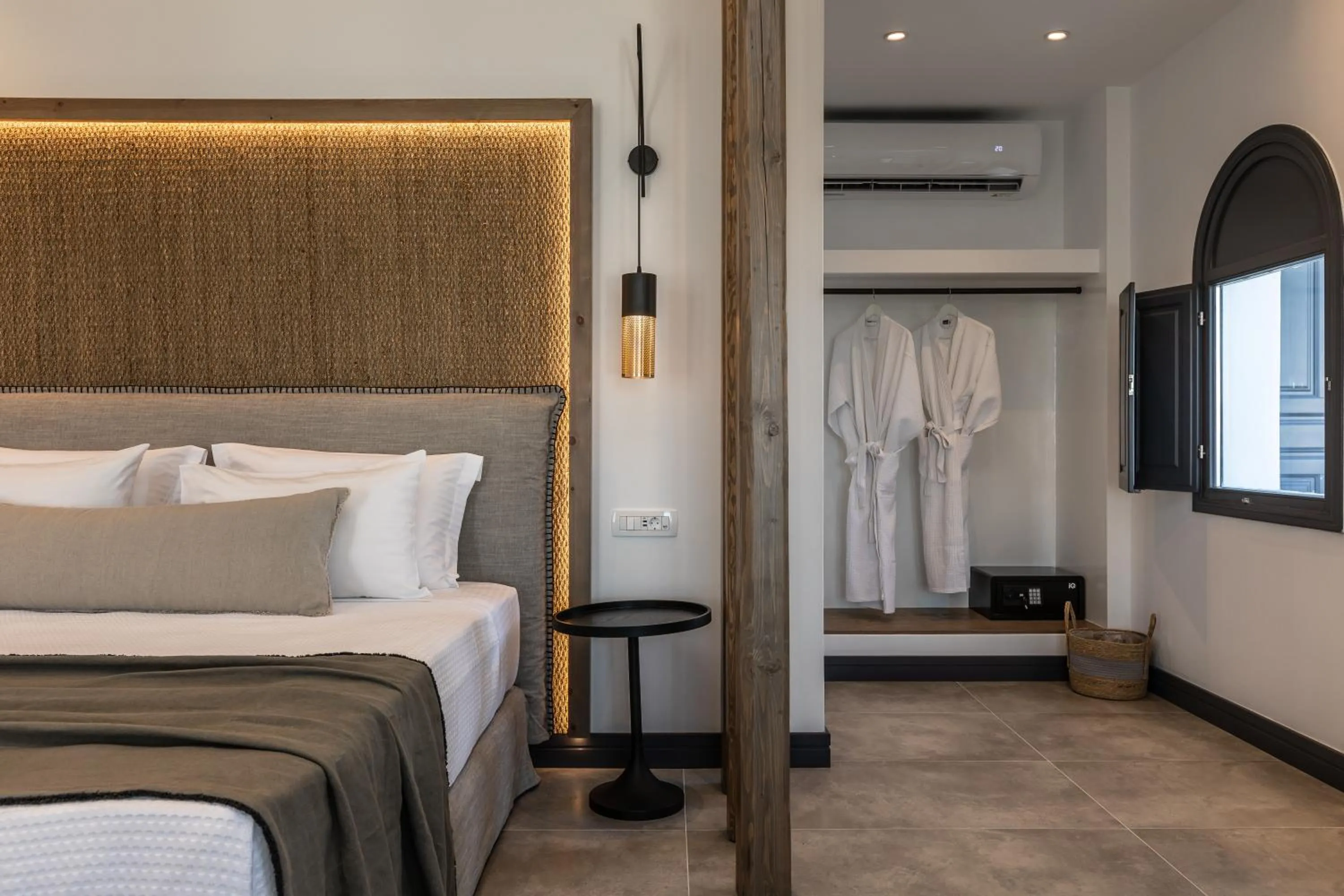 Bed in Vineyard Exclusive Suites