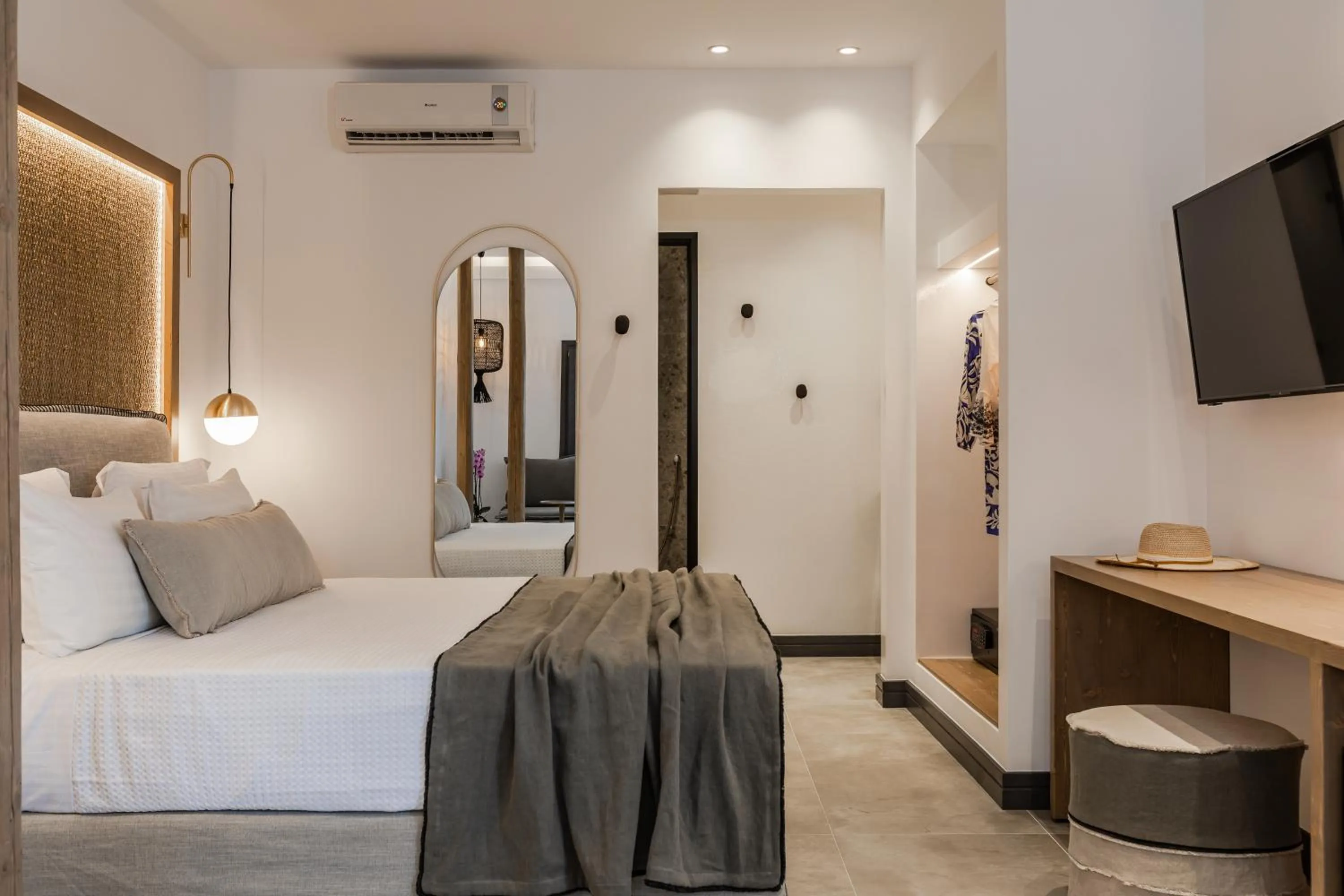 Bed in Vineyard Exclusive Suites