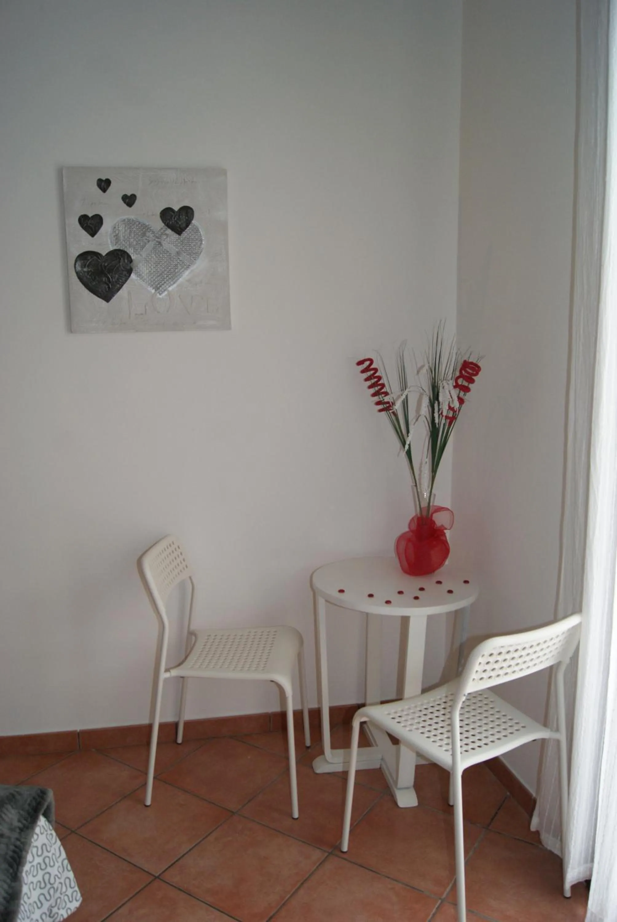 Decorative detail in Alma Nua