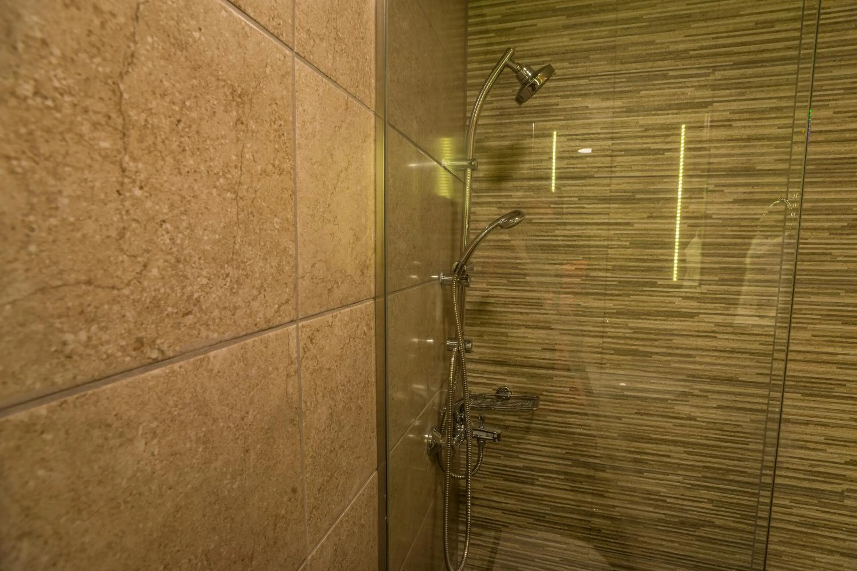 Shower in 11City Rooms