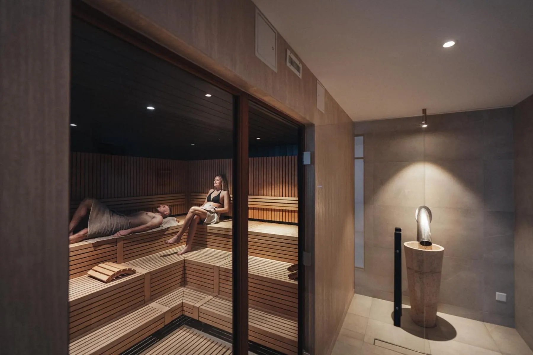 Sauna, Bed in Alpen Resort & Spa