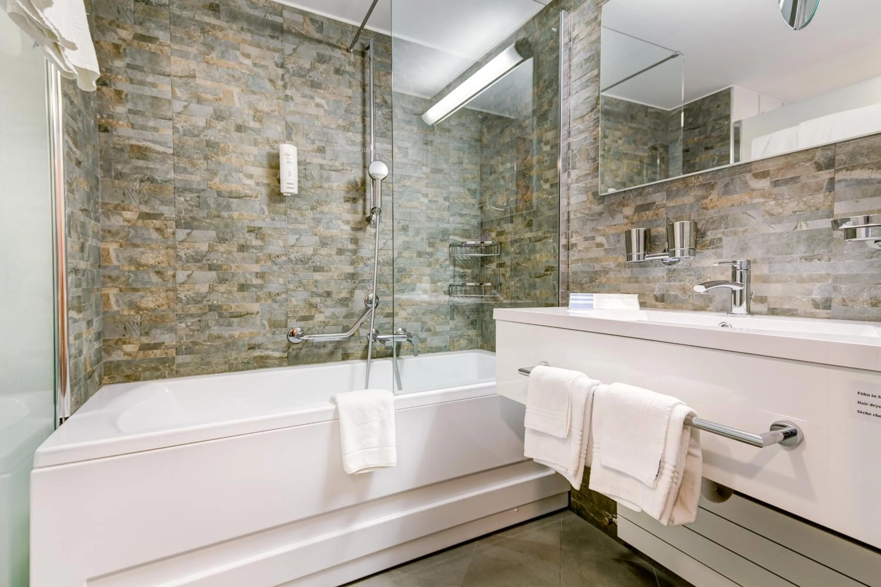 Bathroom in Alpen Resort & Spa