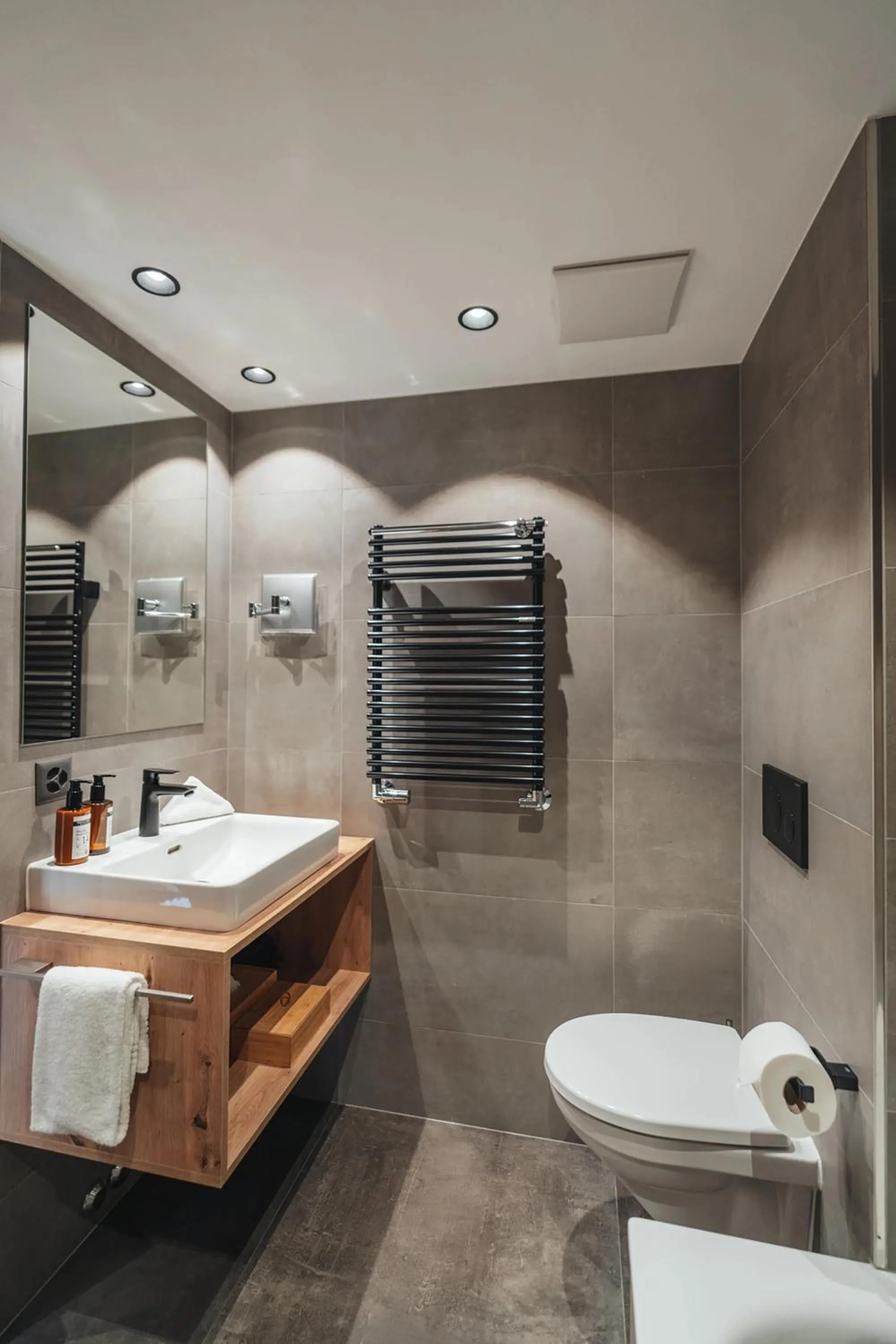 Bathroom in Alpen Resort & Spa