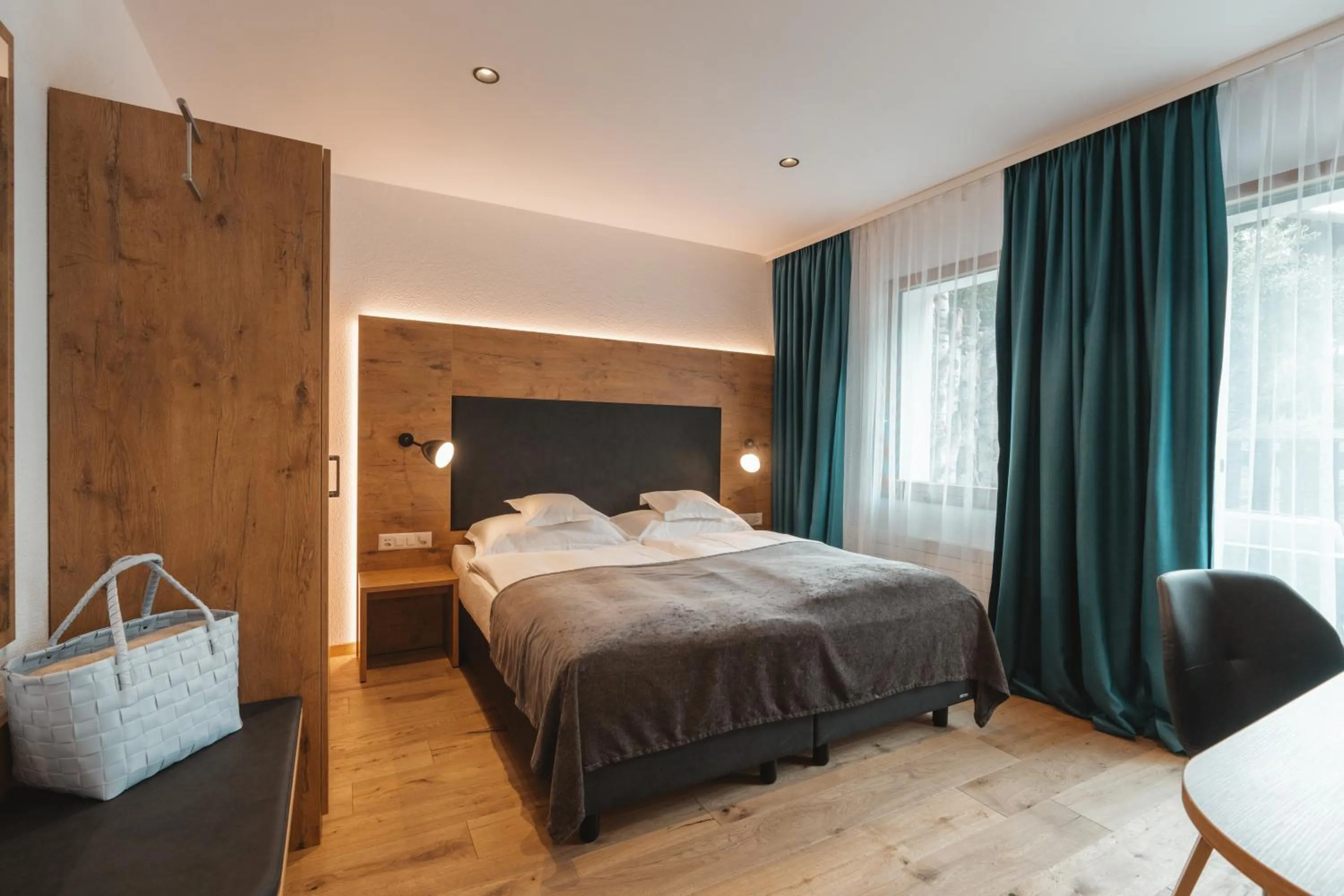 Bedroom, Bed in Alpen Resort & Spa