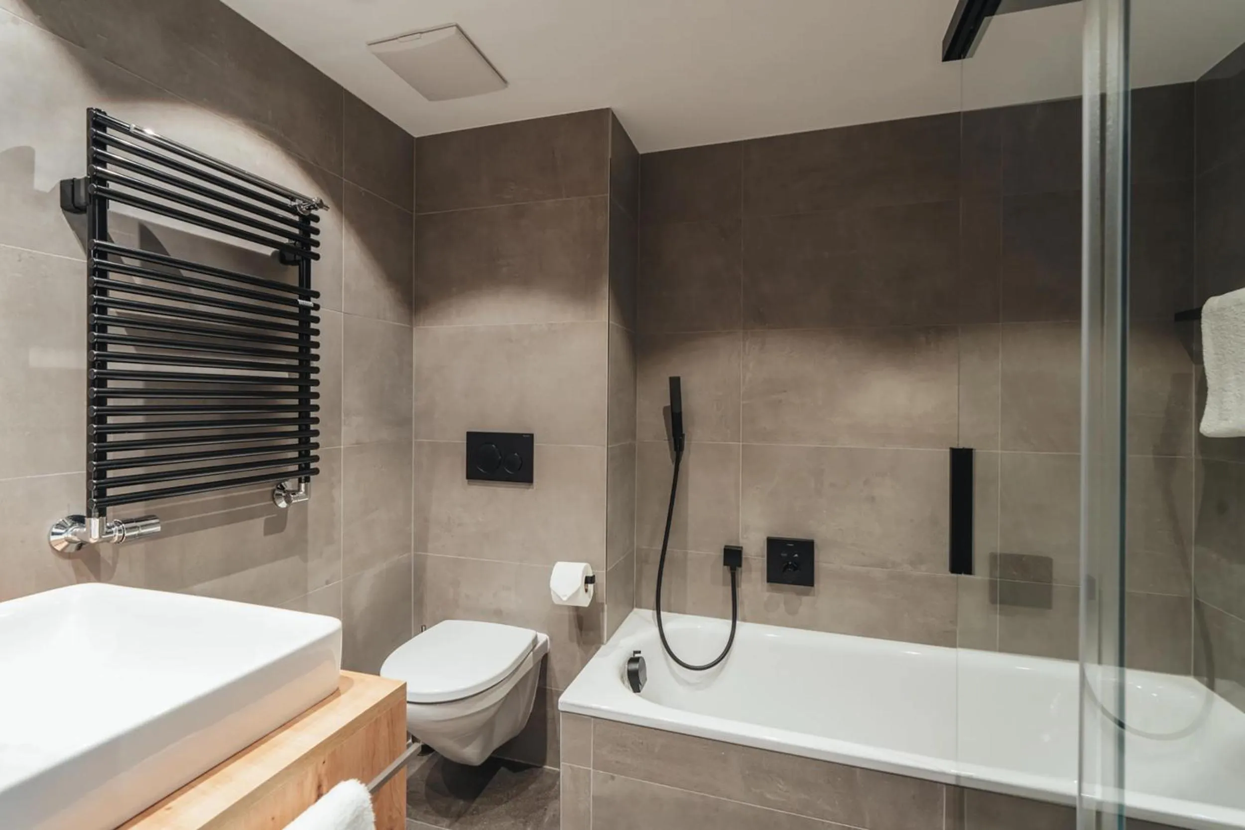 Shower in Alpen Resort & Spa