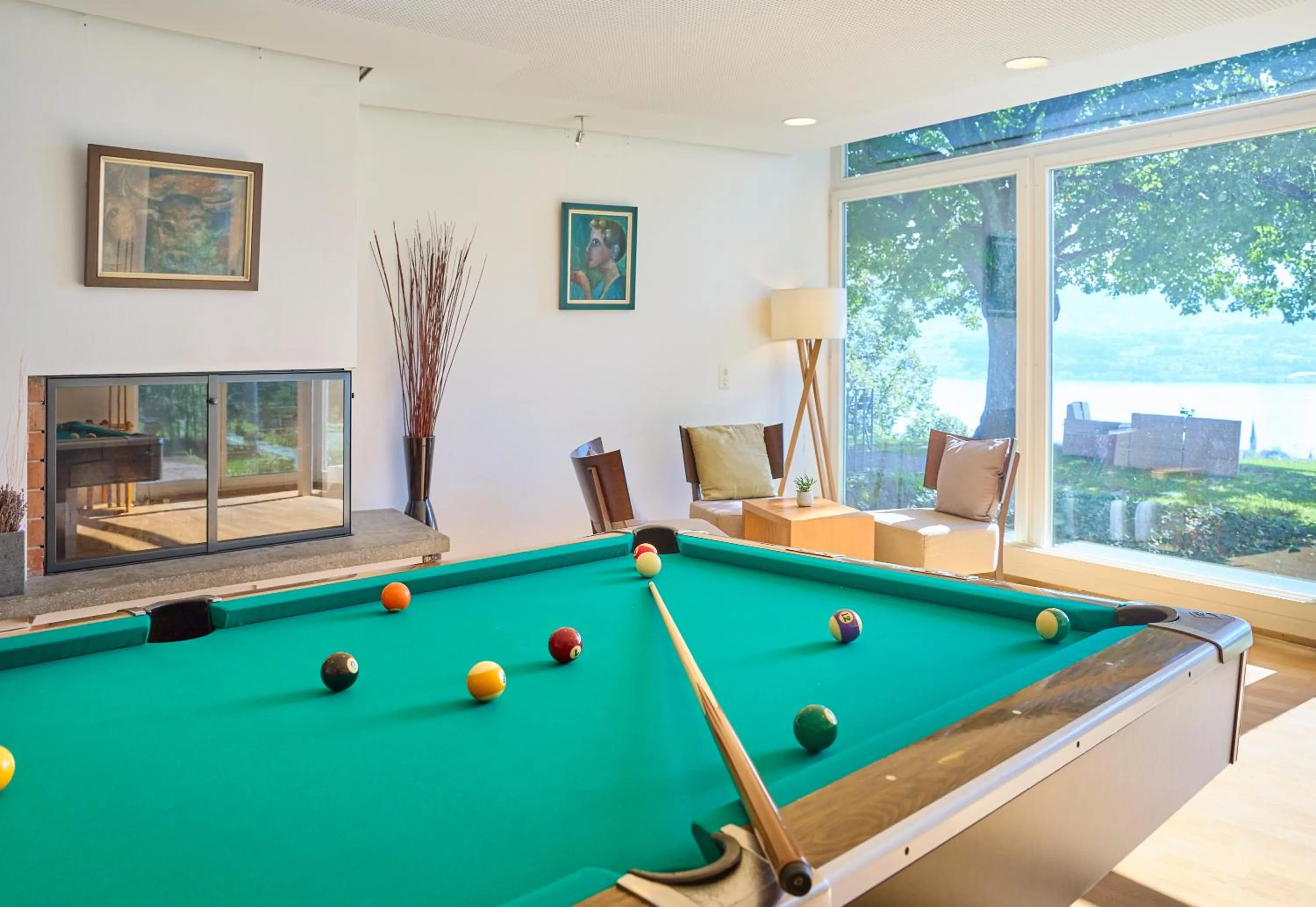 Communal lounge/ TV room in Hotel Boldern